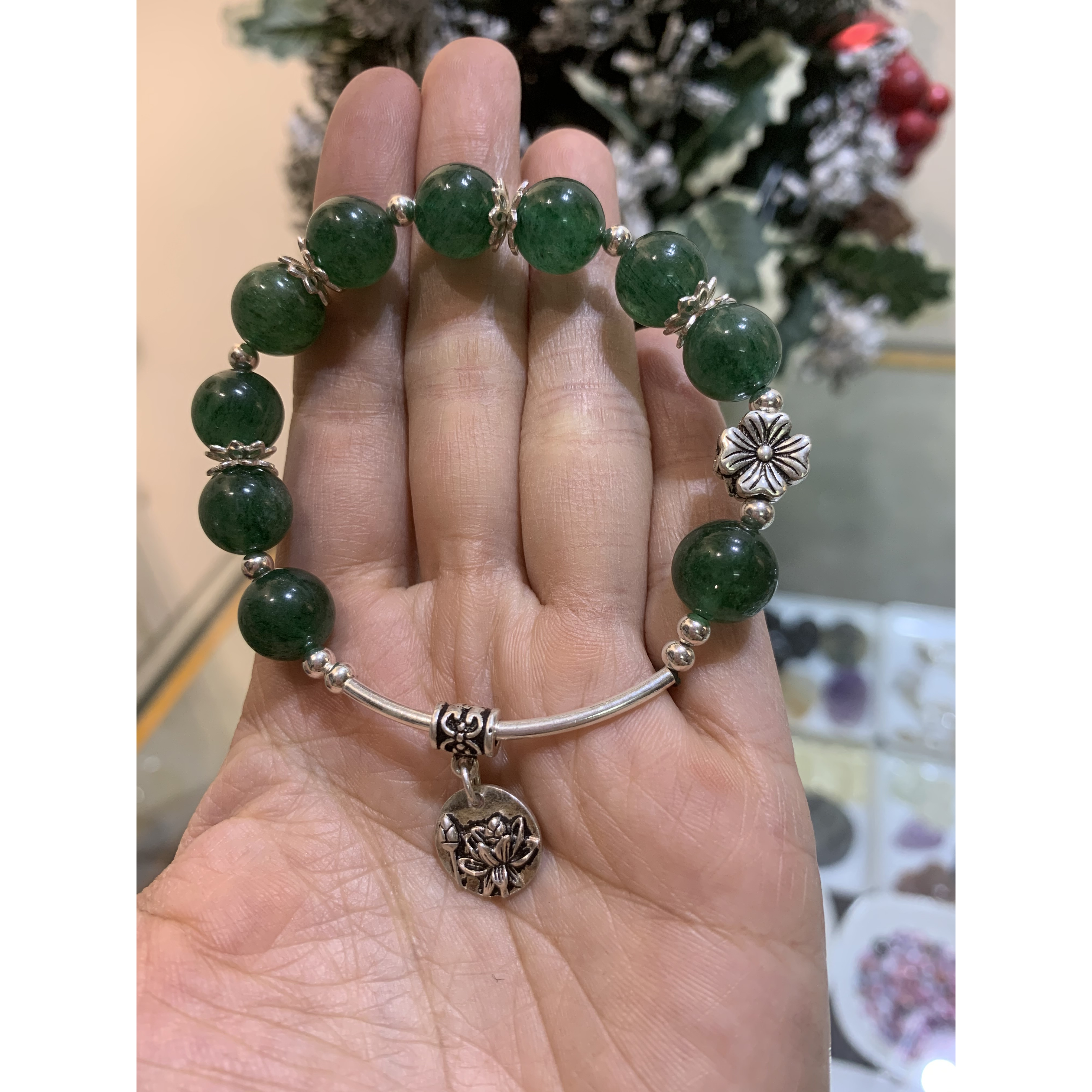 Vòng Tay Đá Thạch Anh Dâu Tây Xanh Mix Charm Bạc S925
