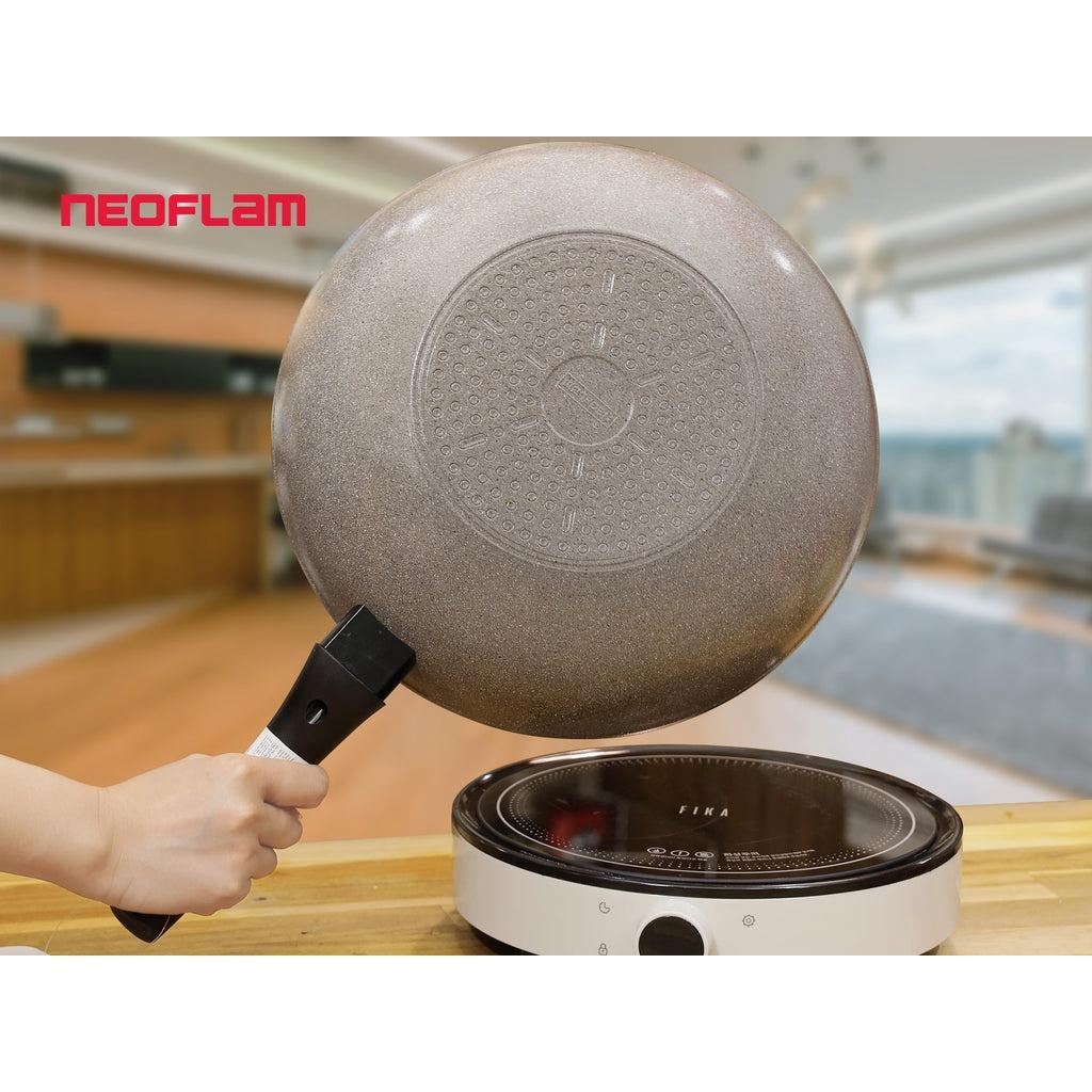 Chảo xào Neoflam Reverse 30cm chống dính đáy từ