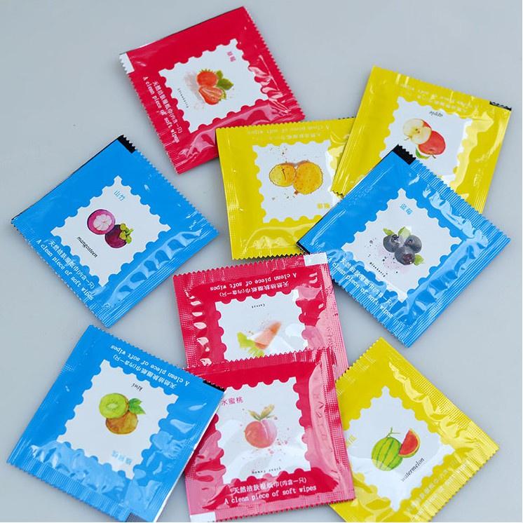 Khăn giấy ướt du lịch gói vuông hình chiếc BCS họa tiết trái cây