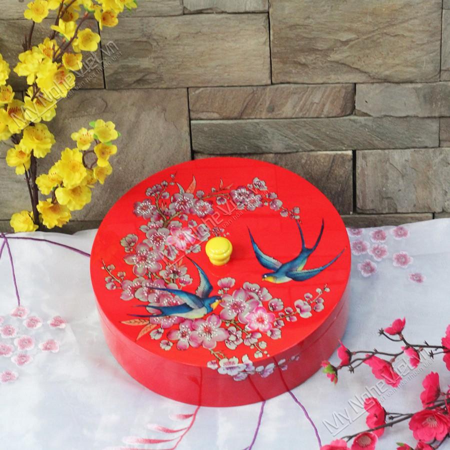 KHAY MỨT - HỘP ĐỰNG BÁNH MỨT SƠN MÀI vẽ én và hoa đào cẩn ốc