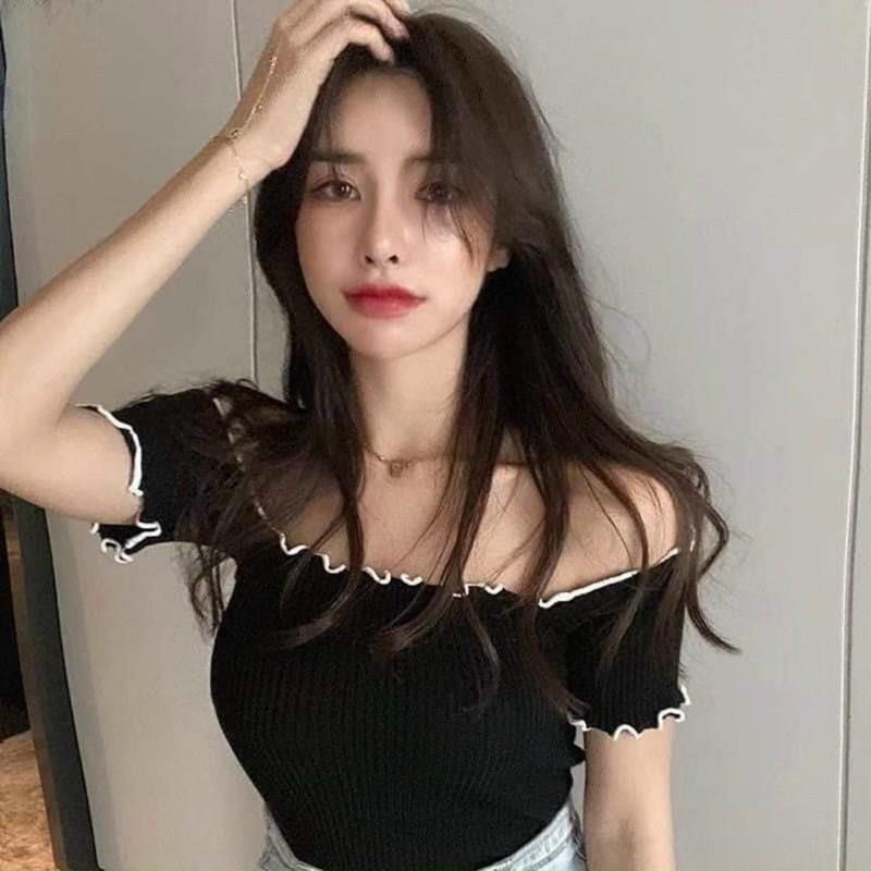 Áo croptop bẹt vai gân