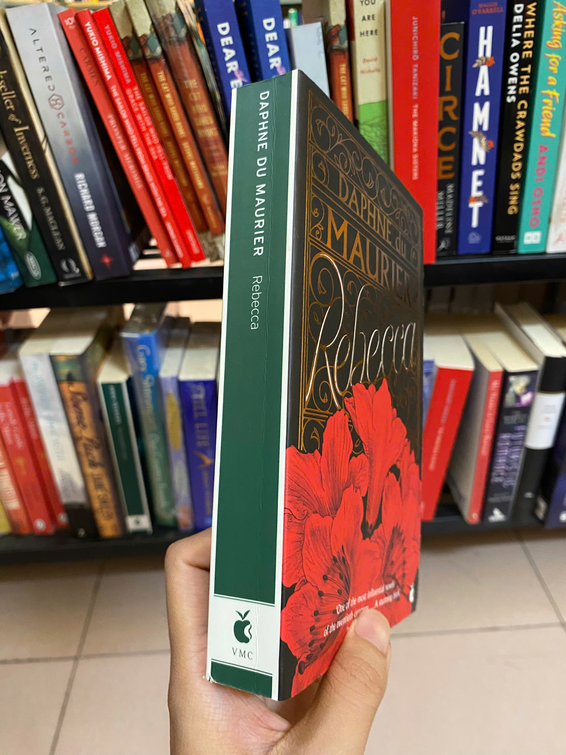 Sách - Rebecca by Daphne du Maurier | Classics / Fiction / Mystery Gothic / Romance in English