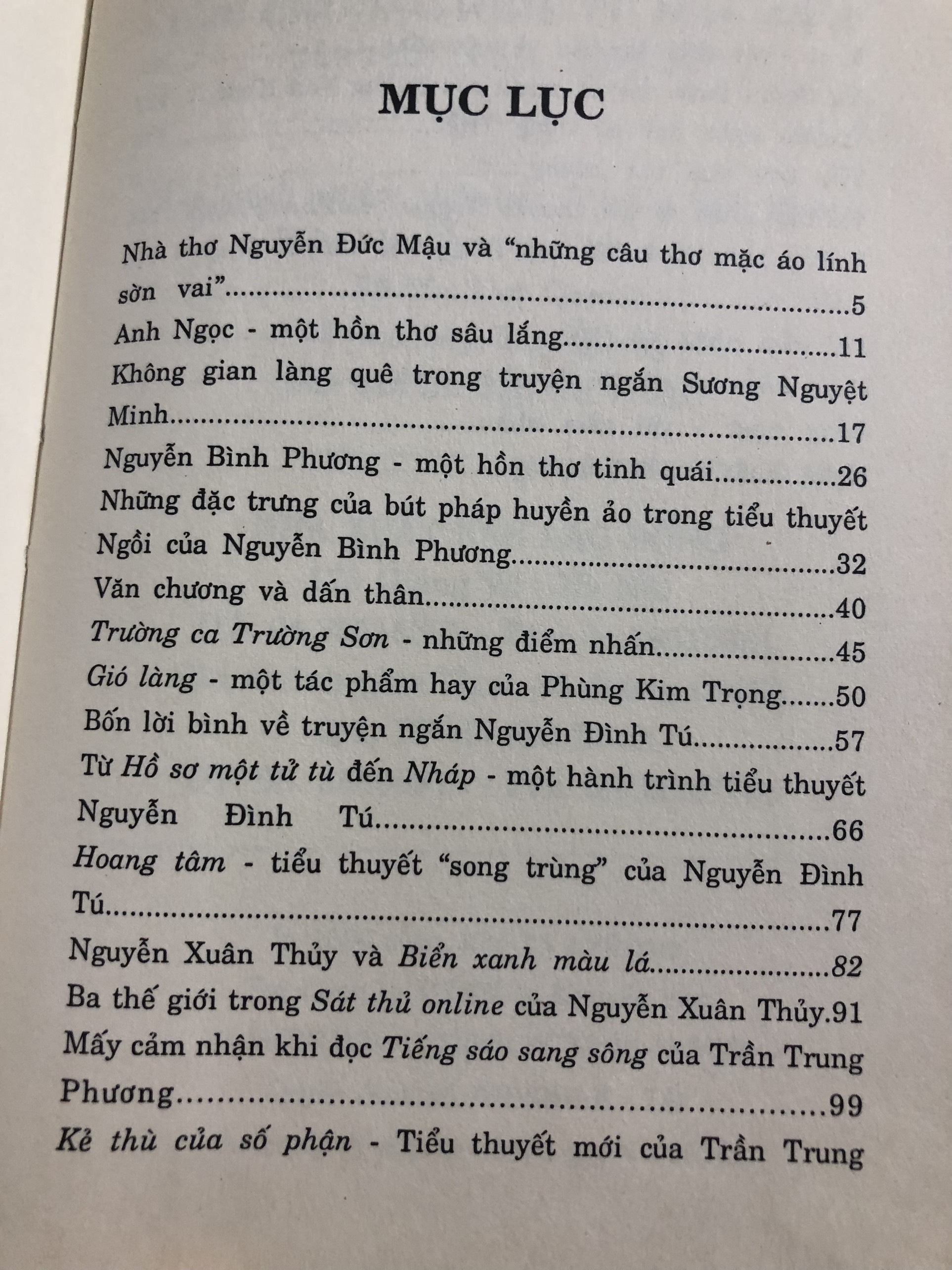 Văn Chương Nhìn Từ Nhà Số 4 - Tiểu luận phê bình văn học - Đoàn Minh Tâm
