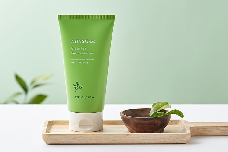 Sữa rửa mặt làm sạch từ trà xanh đảo Jeju Innisfree Green Tea Foam Cleanser 150ml - NEW