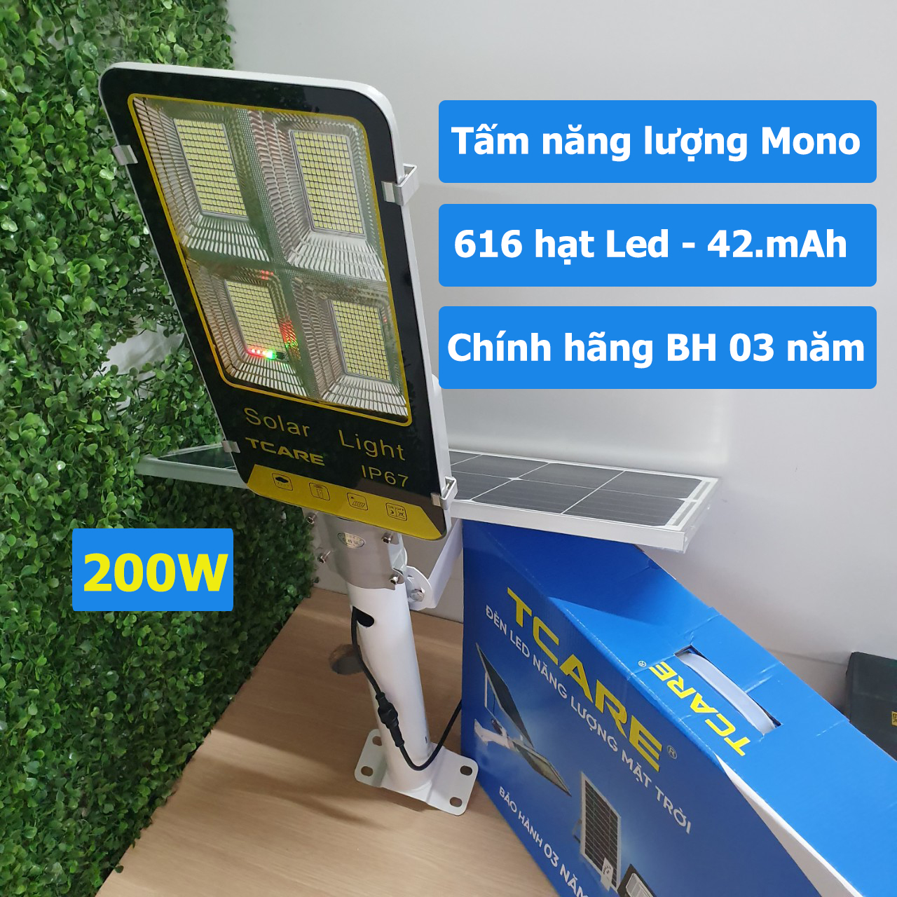 Đèn đường bàn chải năng lượng mặt trời 200W TCARE 616 led, 42000mAh, Tấm Mono - Hàng chính hãng