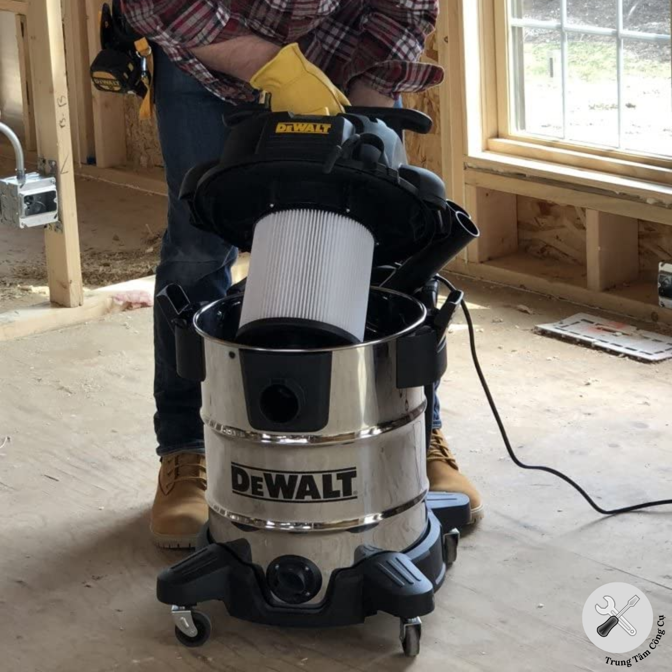 Máy hút bụi công nghiệp khô và ướt 3750W DeWALT DXV38S , dung tích 38L - Hàng chính hãng