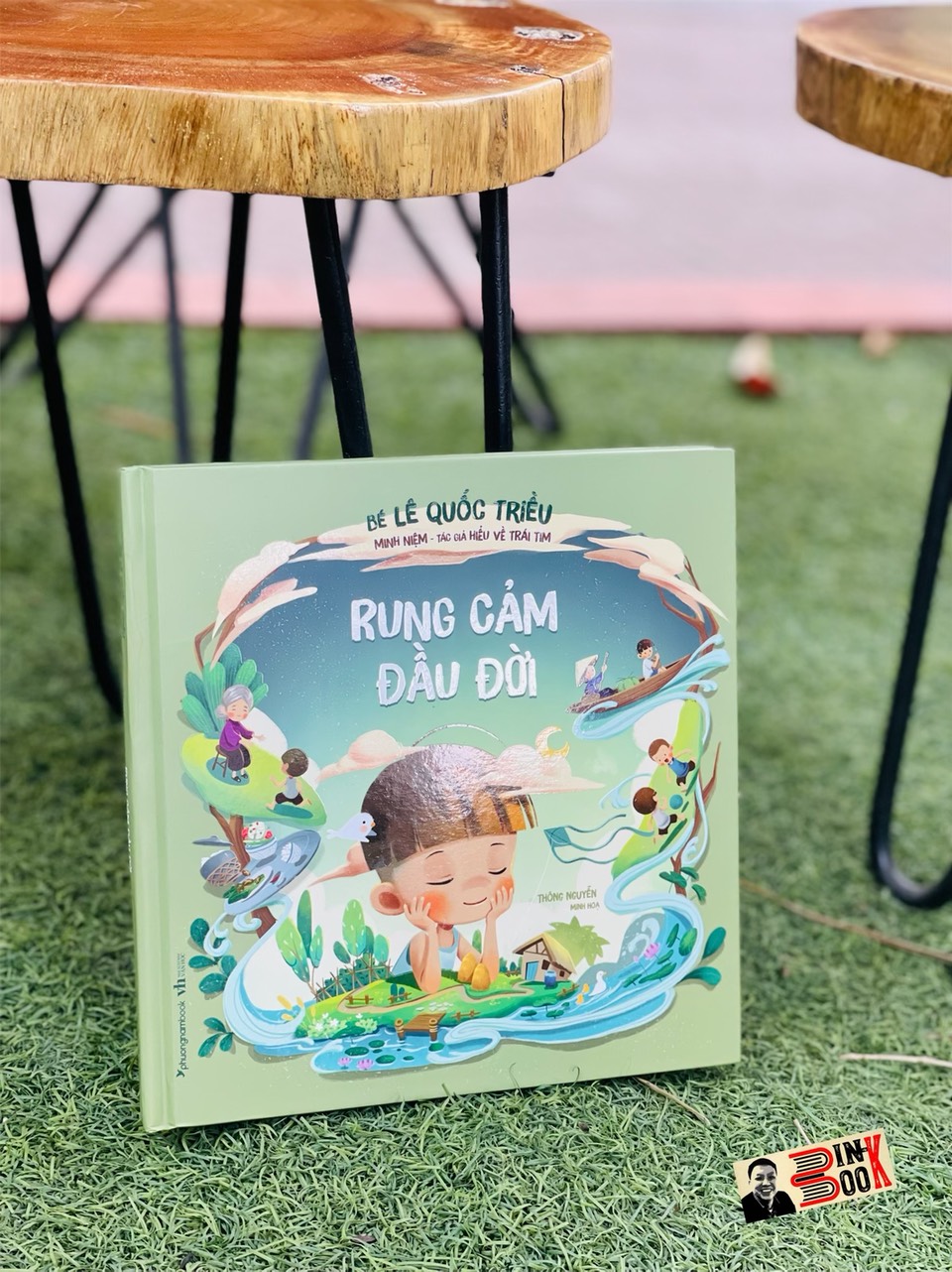 RUNG CẢM ĐẦU ĐỜI (tặng 2 tấm thiệp) - MINH NIỆM (tác giả HIỂU VỀ TRÁI TIM) - bìa mềm in màu -