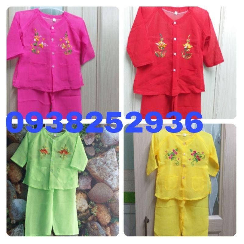 Bộ bà ba thêu hoa cho bé