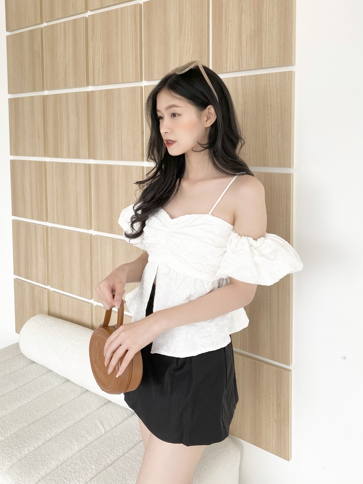 YU CHERRY | Áo mặc được 2 kiểu, cổ yếm hoặc 2 dây Flying Cami Top YA427