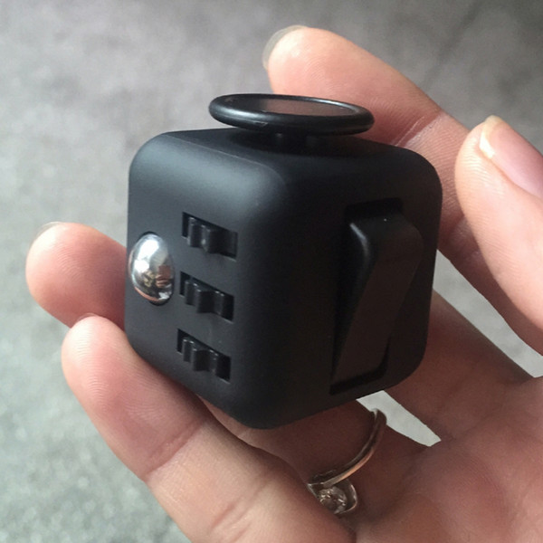 Fidget Cube khối vuông thần kì giảm stress - Màu đen