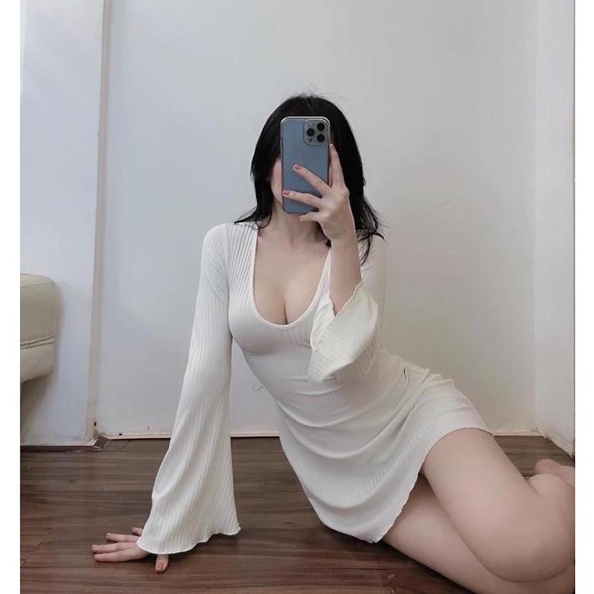 Đầm Body Dáng Chữ A Cổ Tim Tay Xoè
