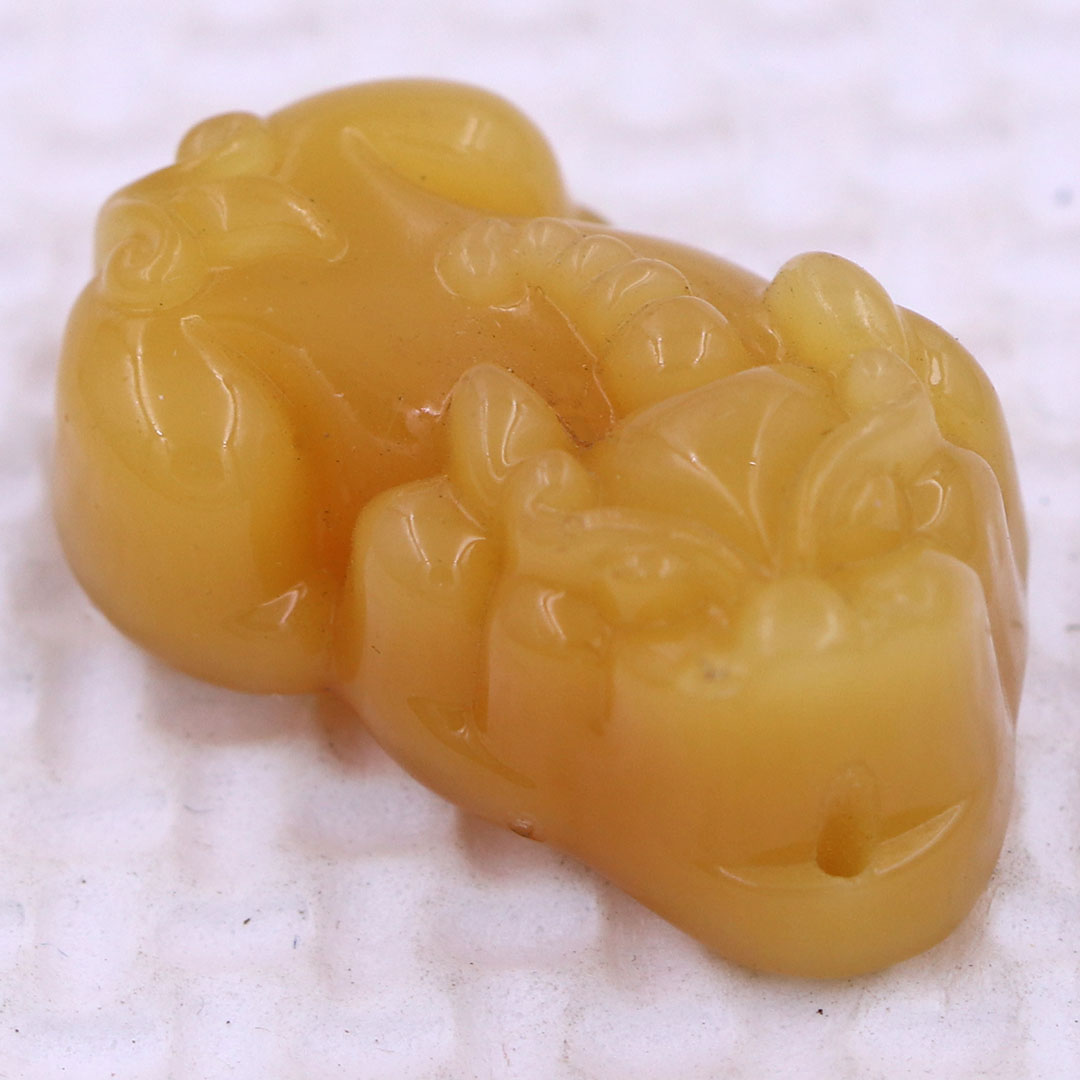 Mặt dây chuyền tỳ hưu đá vàng 3.1 cm  kèm vòng cổ dây dù đen + móc inox vàng, mặt Tỳ hưu