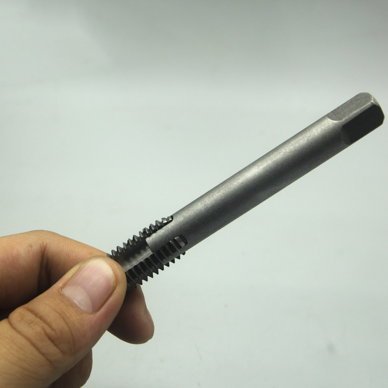 Tháo mũi taro gãy M16