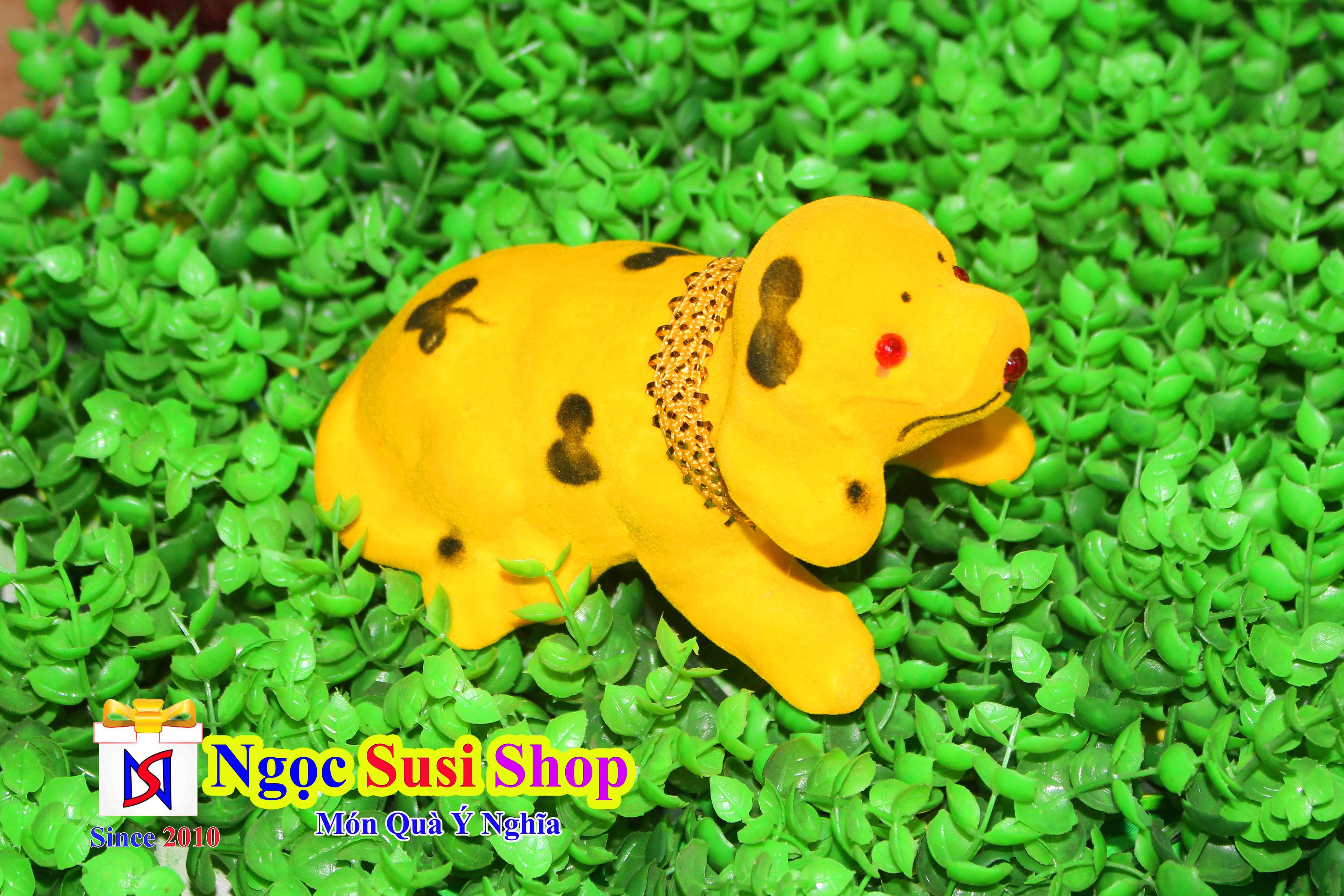 CHÓ ĐỂ XE Ô TÔ XE HƠI TRANG TRÍ TAPLO Ô TÔ - CHÓ LẮC LƯ ĐỂ Ô TÔ