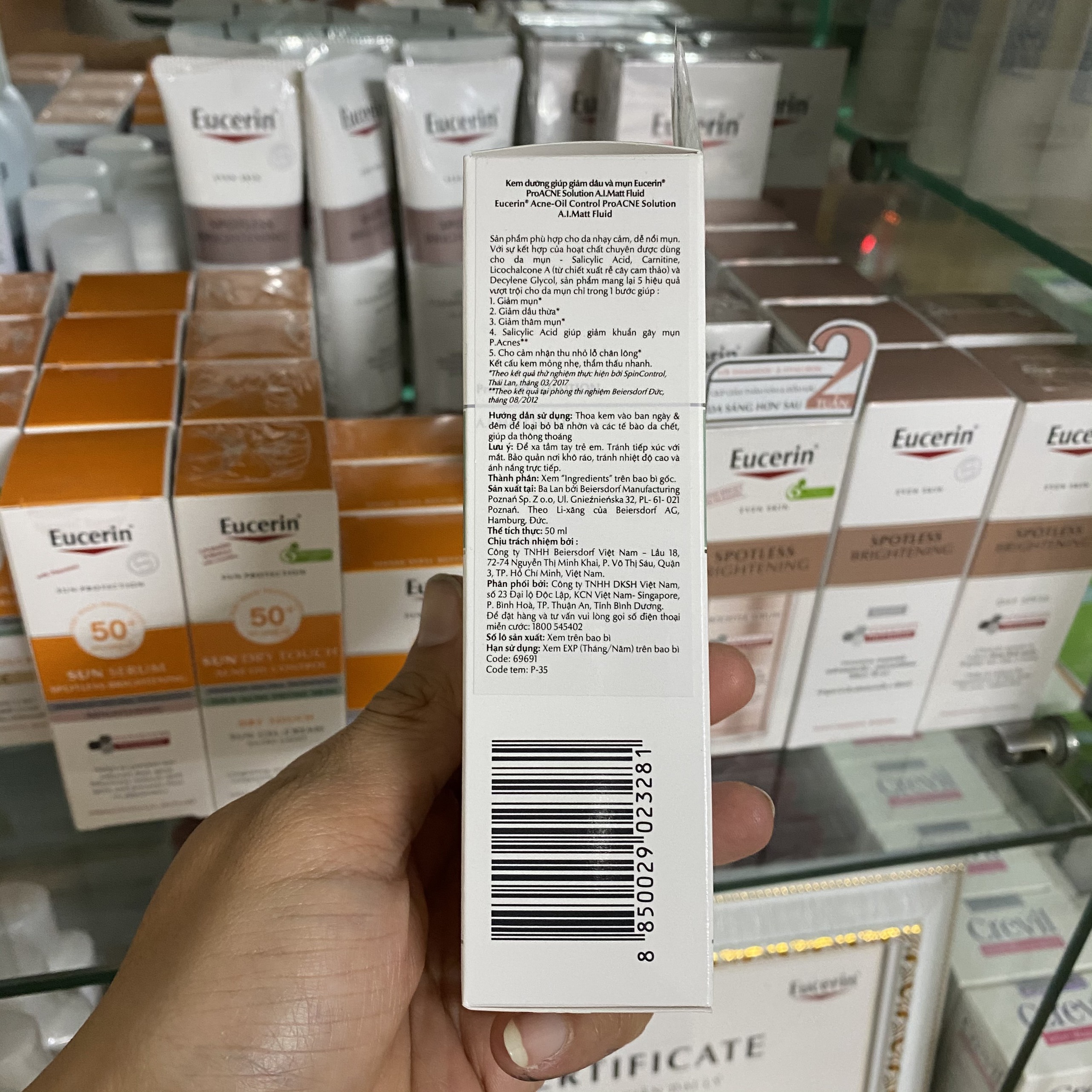 Kem Kiểm Soát Dầu cho Da Mụn Eucerin ProACNE Solution Matt Fluid (50 ml)