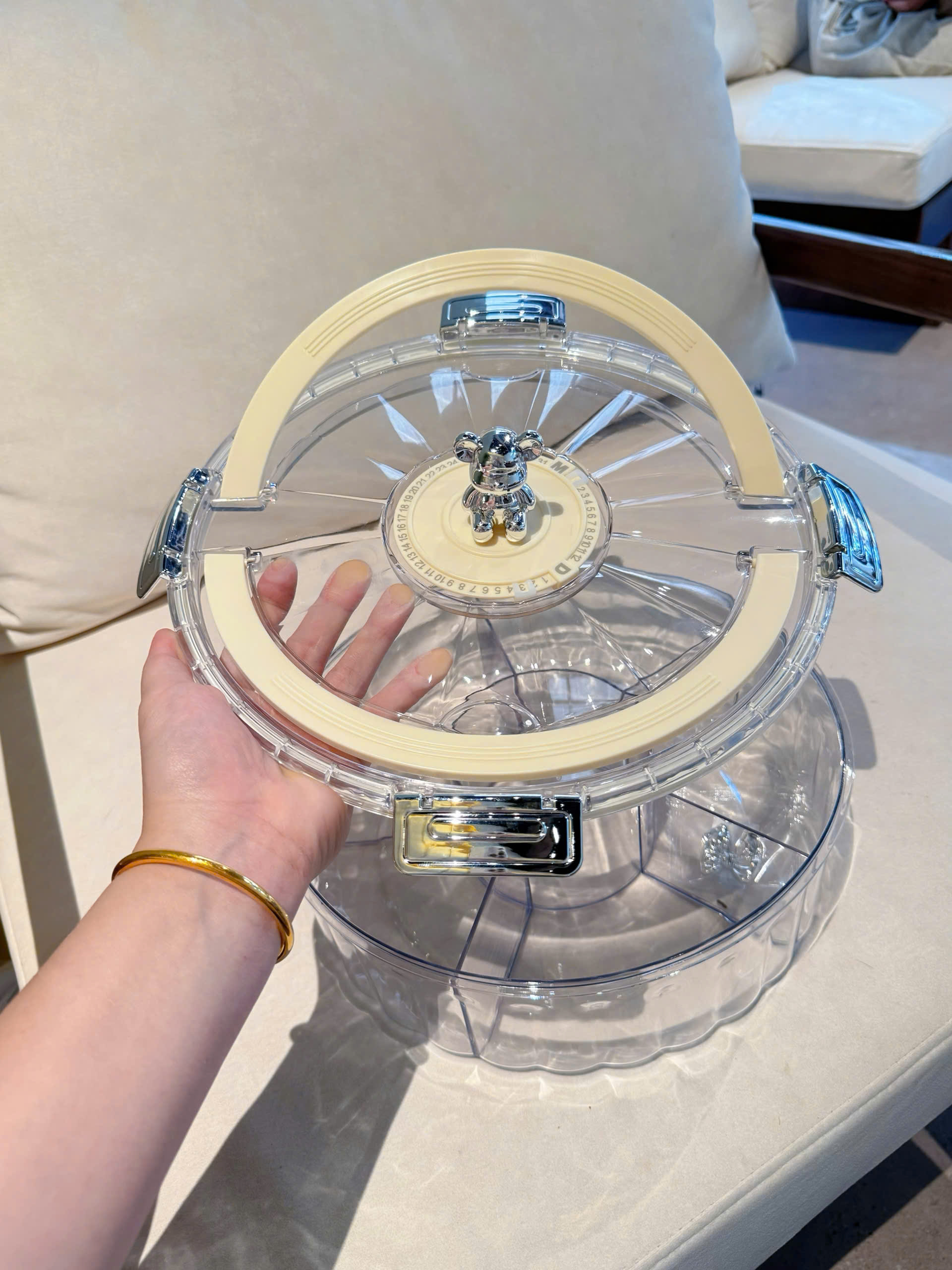 Khay Mứt Hình Gấu Vân Kim Cương 6 Ngăn Kèm Quai Xách – Hộp Đựng Bánh Kẹo Mứt Tết Sang Trọng, Hiện Đại - HÀNG CHÍNH HÃNG MINIIN