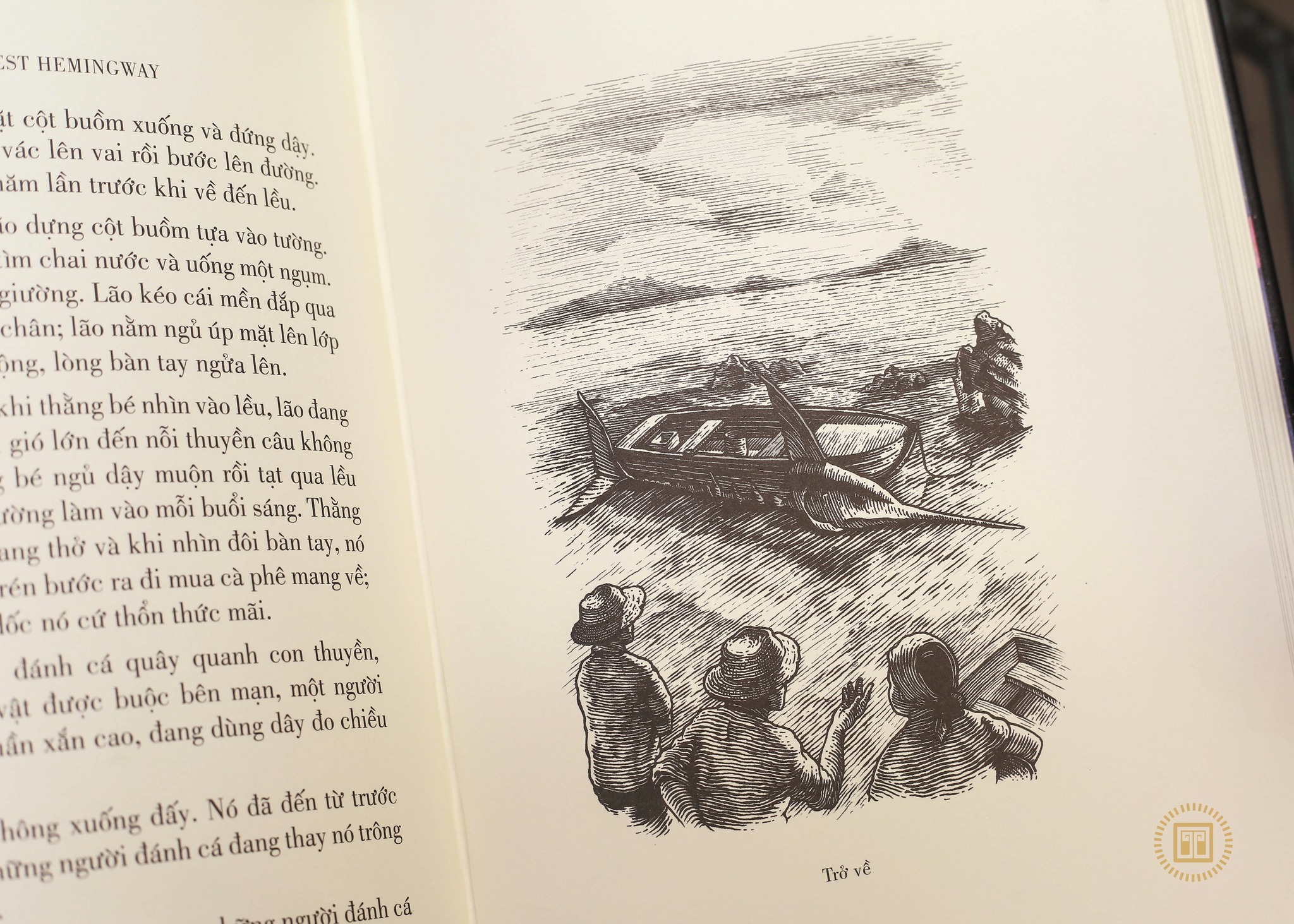 [bìa da microfiber] (S500 ấn bản giới hạn) ÔNG GIÀ VÀ BIỂN CẢ - Ernest Hemingway – minh họa Lê Trí - Đông A