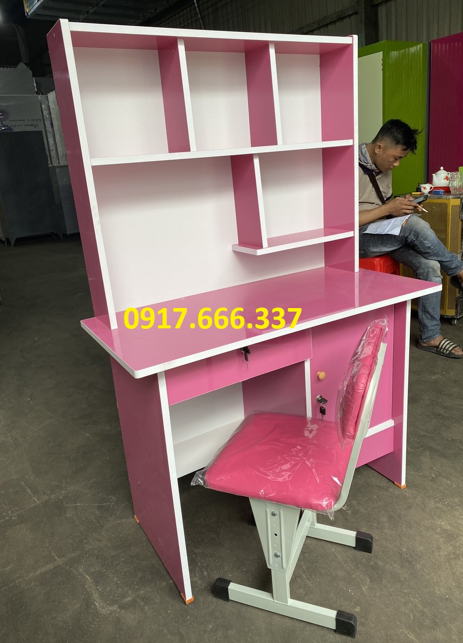 Bộ bàn học sinh ván Okal màu hồng ngang 1m dành cho bé