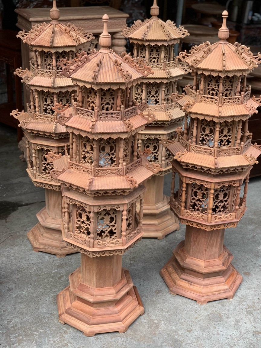 Cặp đèn thờ hình tháp 3 mái chùa bằng gỗ hương đẹp long lanh kt cao 1m27×52×52cm