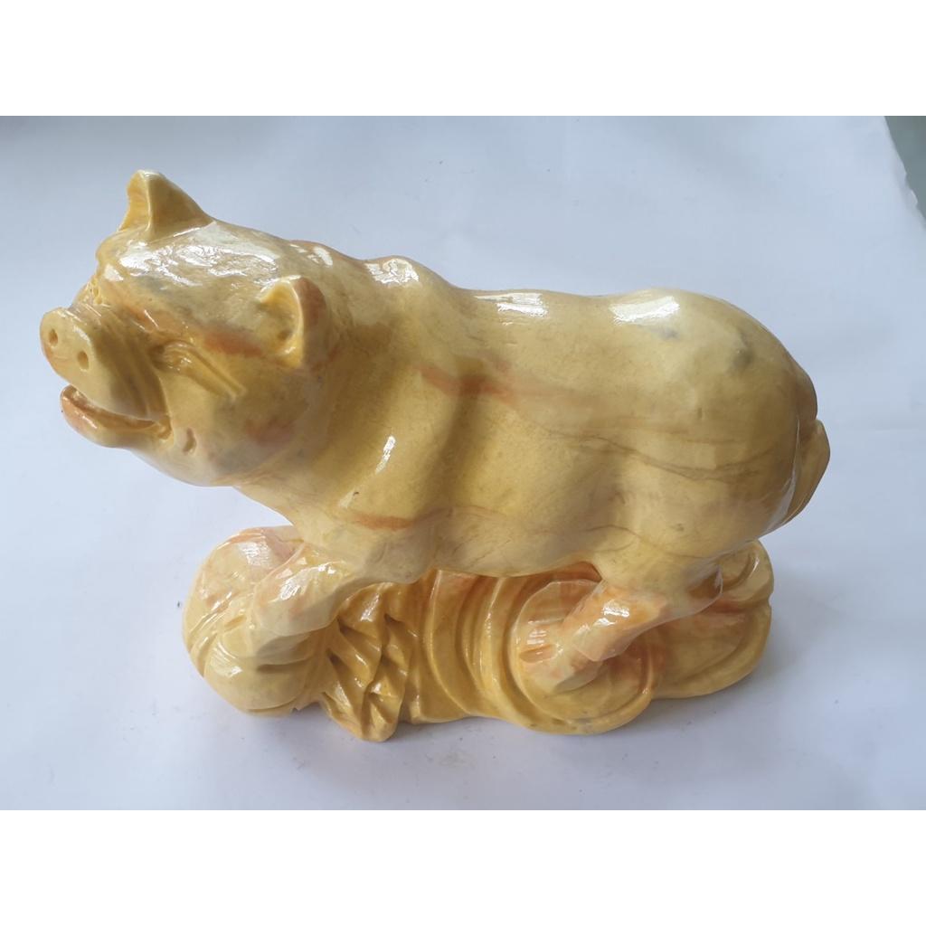Tượng heo đá cà rốt trong bộ 12 con giáp