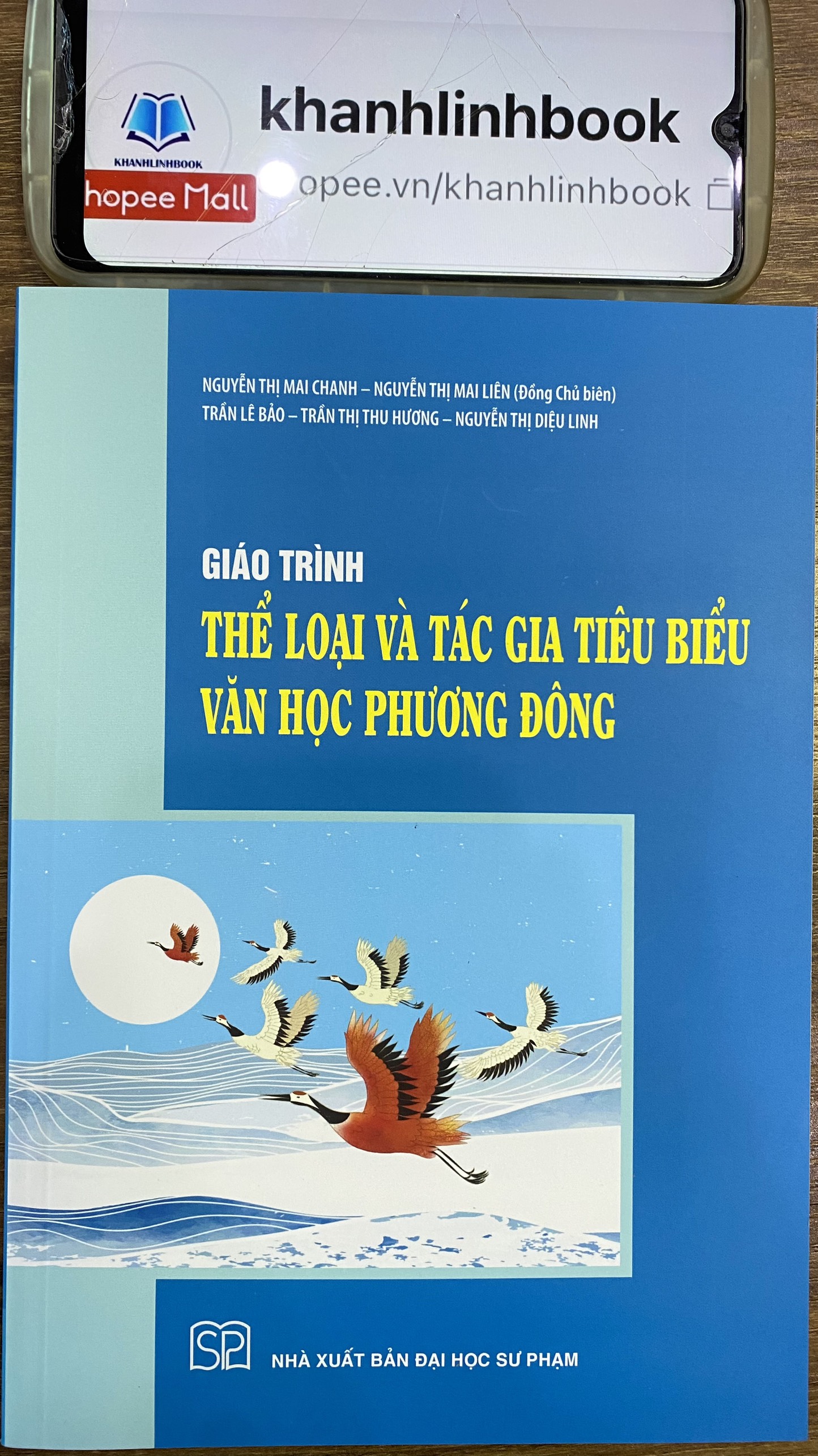 Sách - Giáo trình thể loại và tác gia tiêu biểu văn học phương Đông