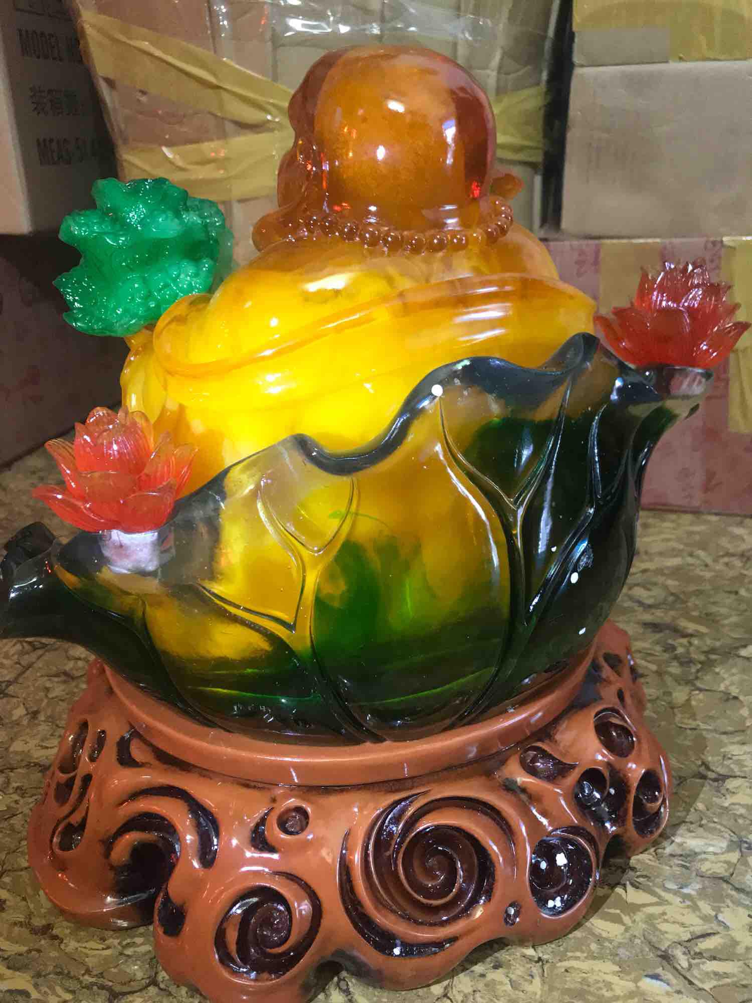 TƯỢNG PHẬT DI LẶC VÀNG NGỔI ĐÀI HOA SEN TAY CẦM GẬY NHƯ Ý BẮP CẢI 38CM MỆNH KIM THỔ