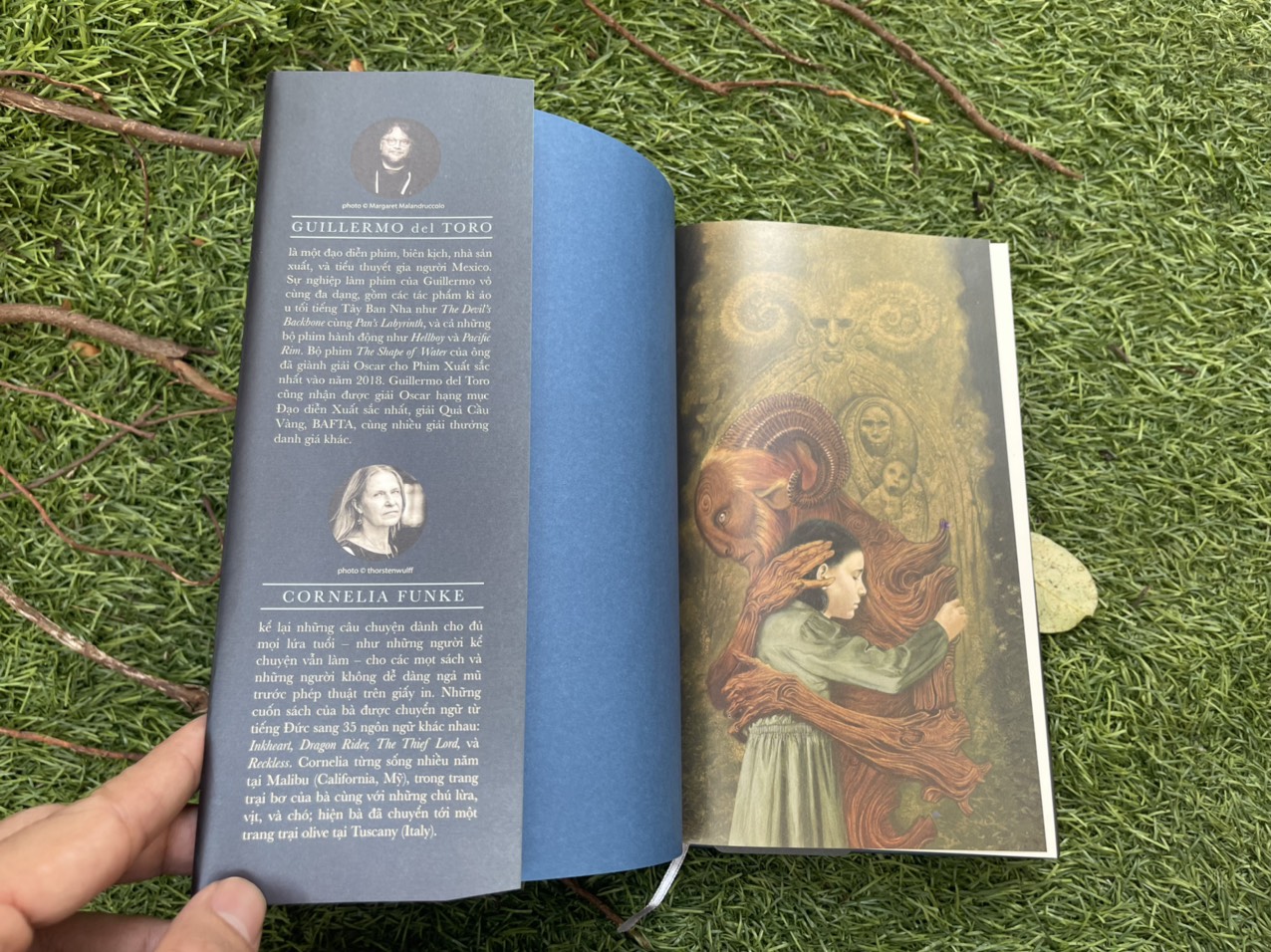 MÊ CUNG THẦN NÔNG – Pan’s Labyrinth – bìa cứng (duy nhất bìa cứng in kèm 04 tranh màu, tặng kèm bookmark) – NXB Kim Đồng