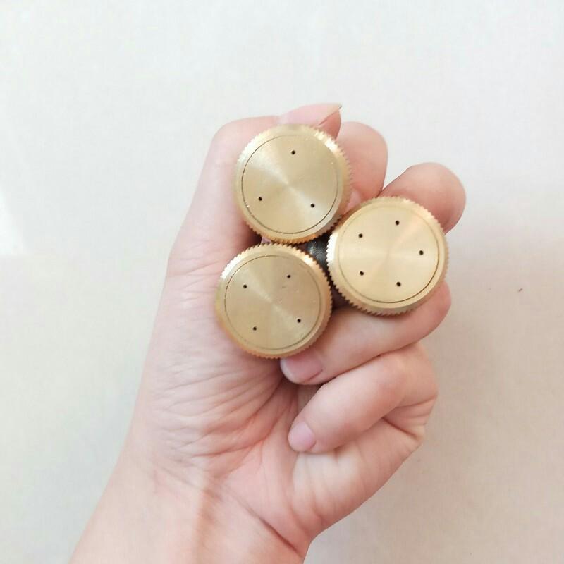 Béc phun cong 3 lỗ, 4 lỗ, 5 lỗ ren trong 14mm dùng cho bình bơm điện, máy bơm mini, béc đúc