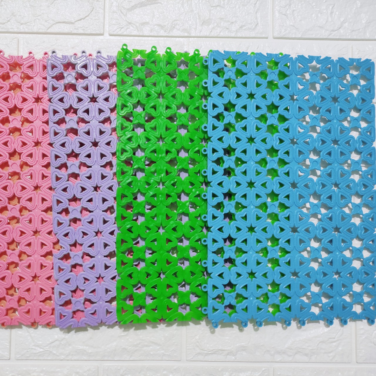 Tấm Lót Chuồng Lót Sàn Cho Chó Mèo Bằng Nhựa Dẻo 20*30cm