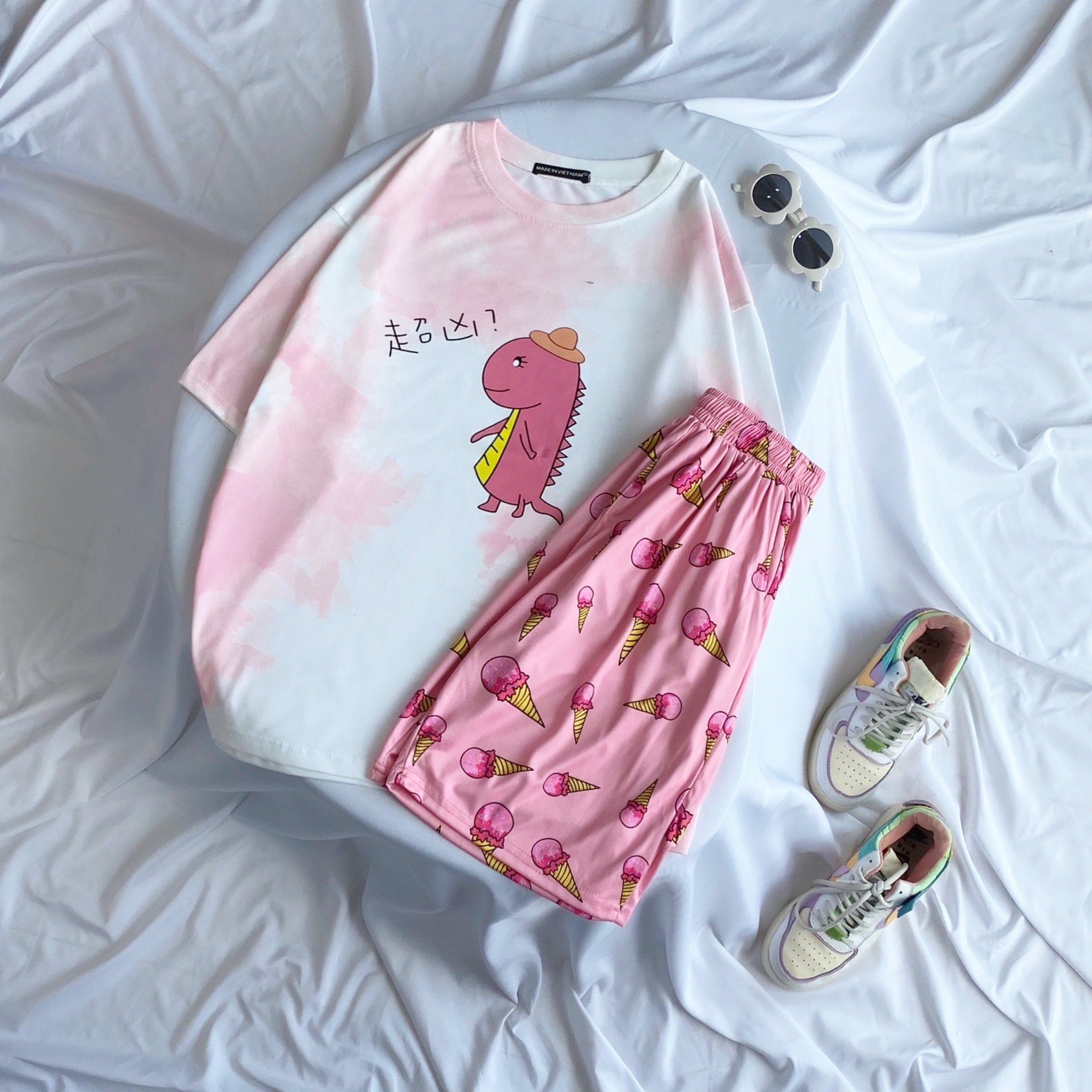 Quần Short Cartoon Unisex, Quần Đùi Hoạt Hình Loang Màu Phiên Bản Mới - MM