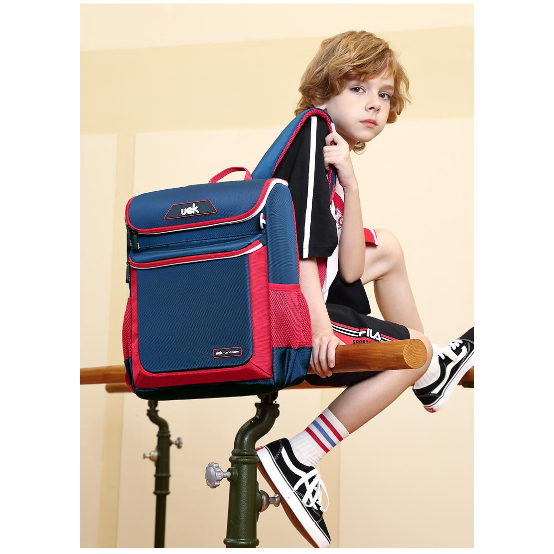 Balo chống gù cao cấp cho bé tiểu học siêu nhẹ, họa tiết đơn giản đẹp bền full box - Leisure