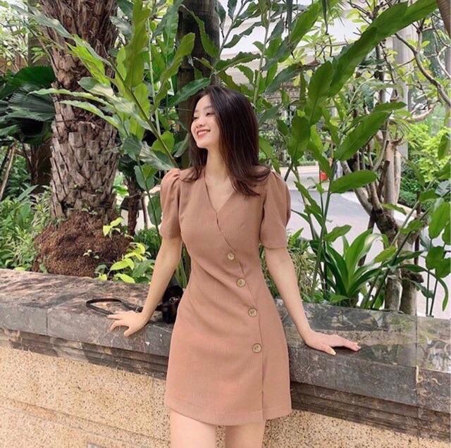 Đầm cổ V nút xéo