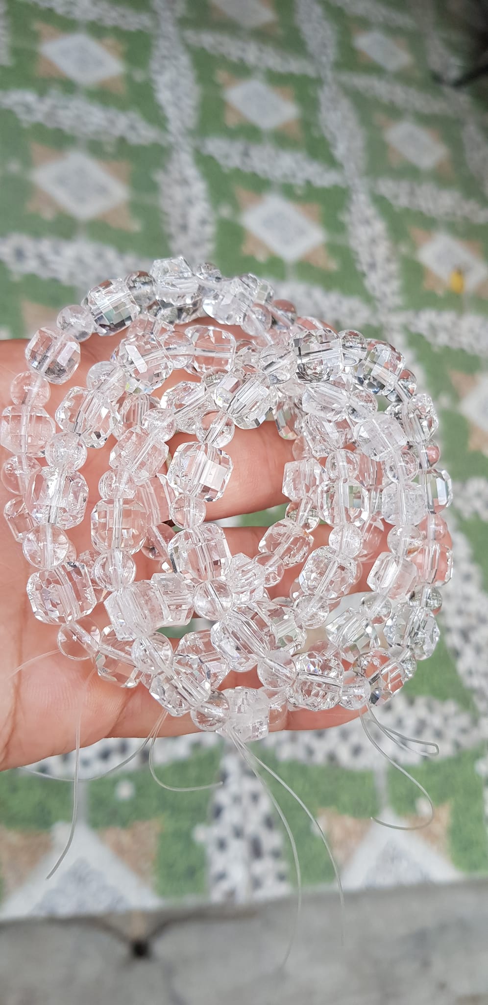 Vòng tay phong thuỷ nữ đá thạch anh trắng trong tự nhiên kiểu vuông giác tròn Size hạt vuông 10mm hạt tròn nhỏ 6mm Nữ mệnh kim mệnh Thủy đeo hợp may mắn tốt sức khoẻ công việc ạ
