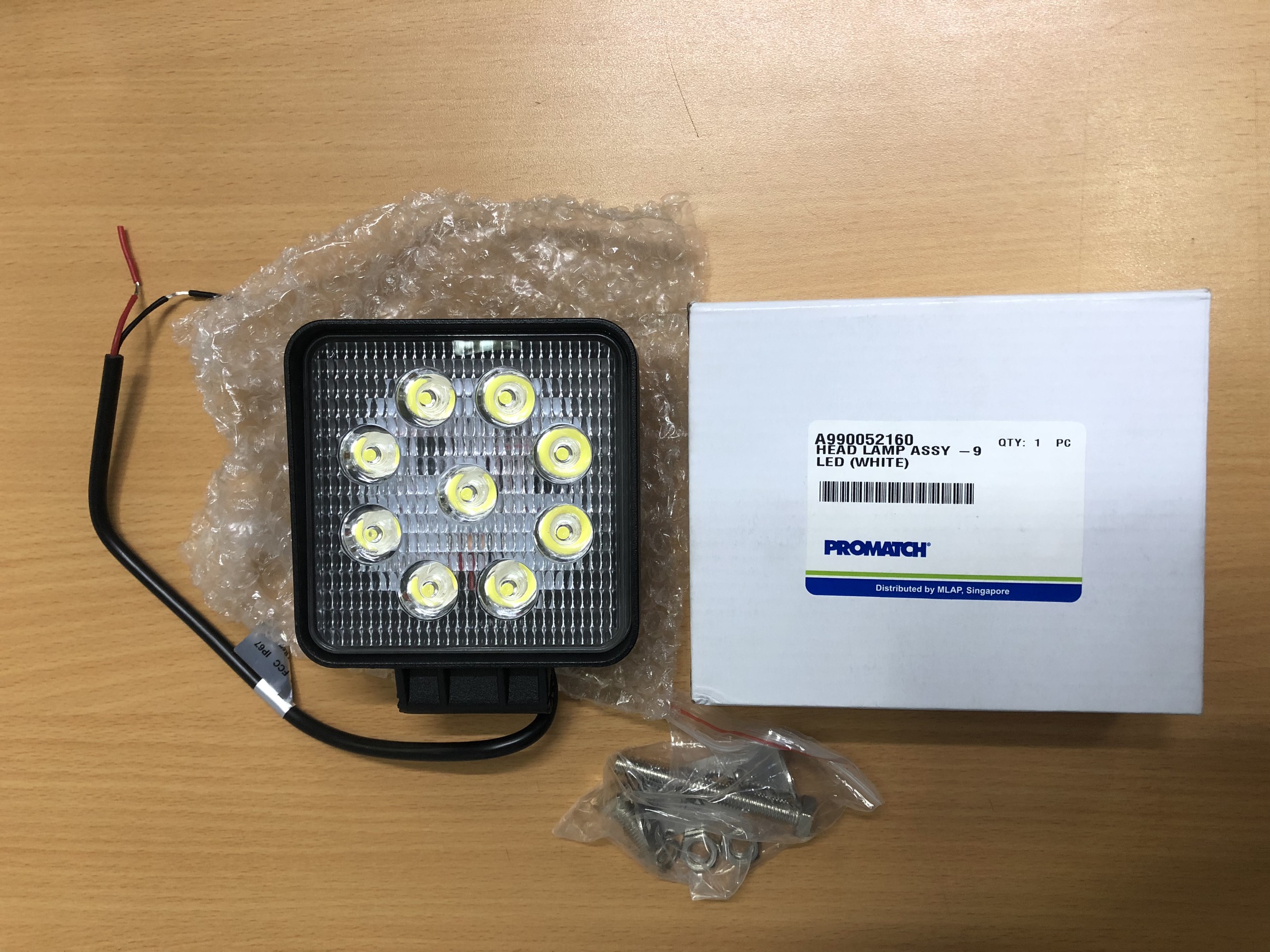 Đèn pha LED Mitsubishi Loginext Asia - A990052160 dùng cho xe nâng hoặc thiết bị công nghiệp.