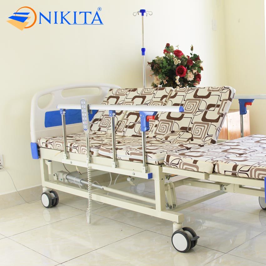 Giường bệnh nhân đa chức năng NIKITA DCN16 - Nâng đầu, Nâng chân, nghiêng trái phải, bô vê sinh, gội đầu, remote