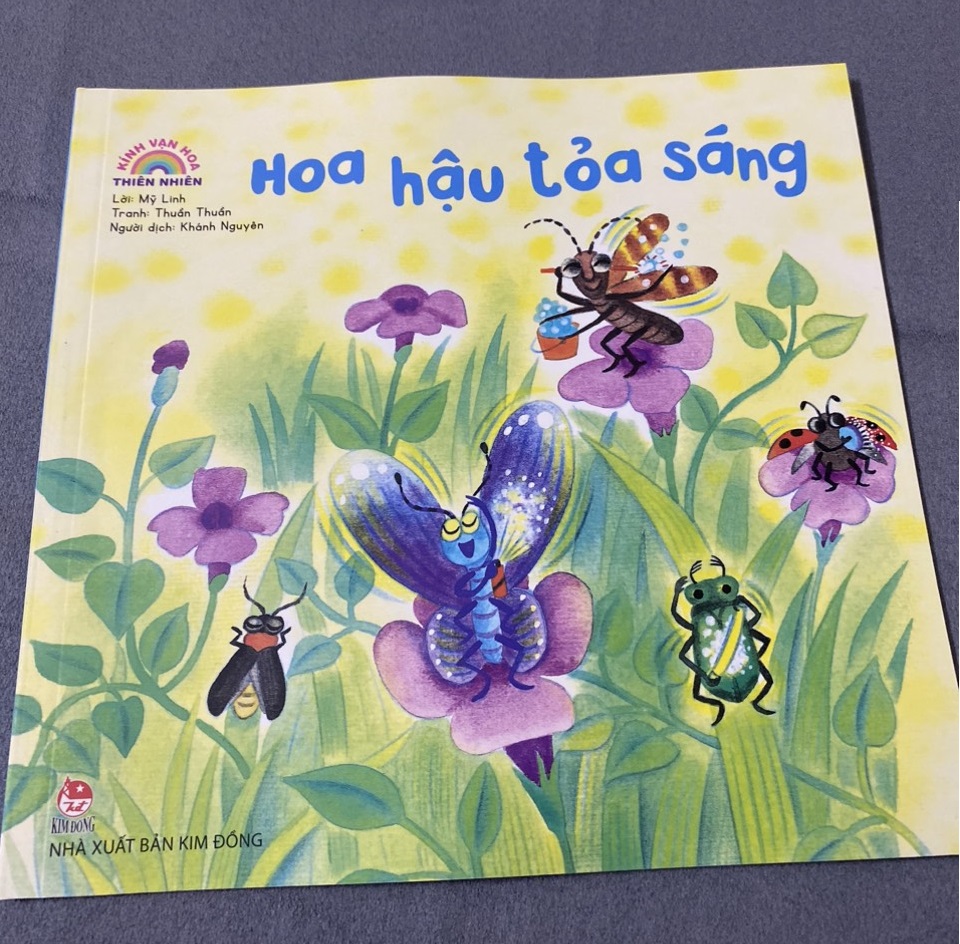 Sách - Kính vạn hoa thiên nhiên: Hoa hậu toả sáng