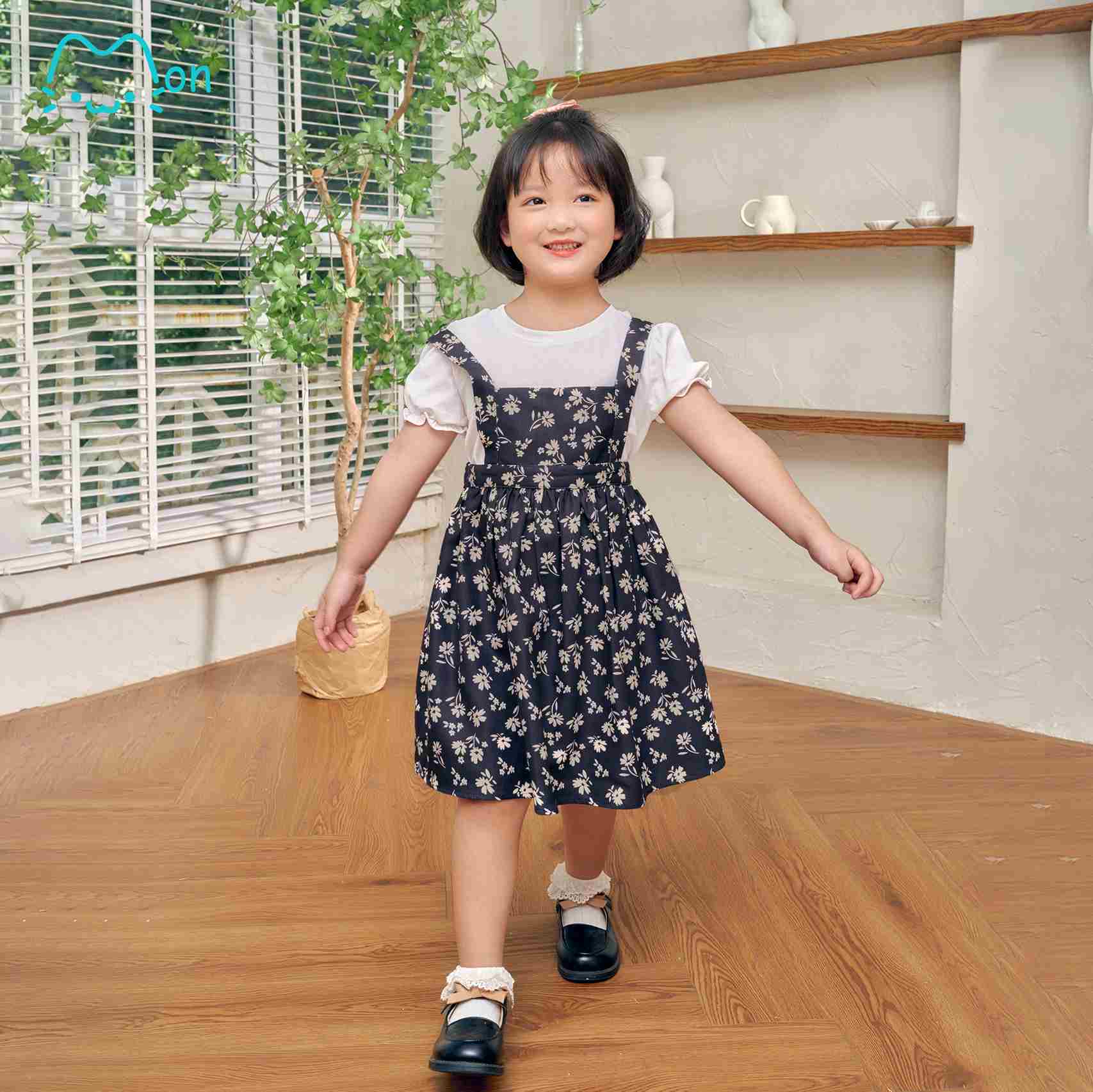 Váy hai dây cho bé gái, váy hè bé gái hai dây, chất liệu nhung tăm rất sang phù hợp đi học đi chơi MonBabies CVG22W03