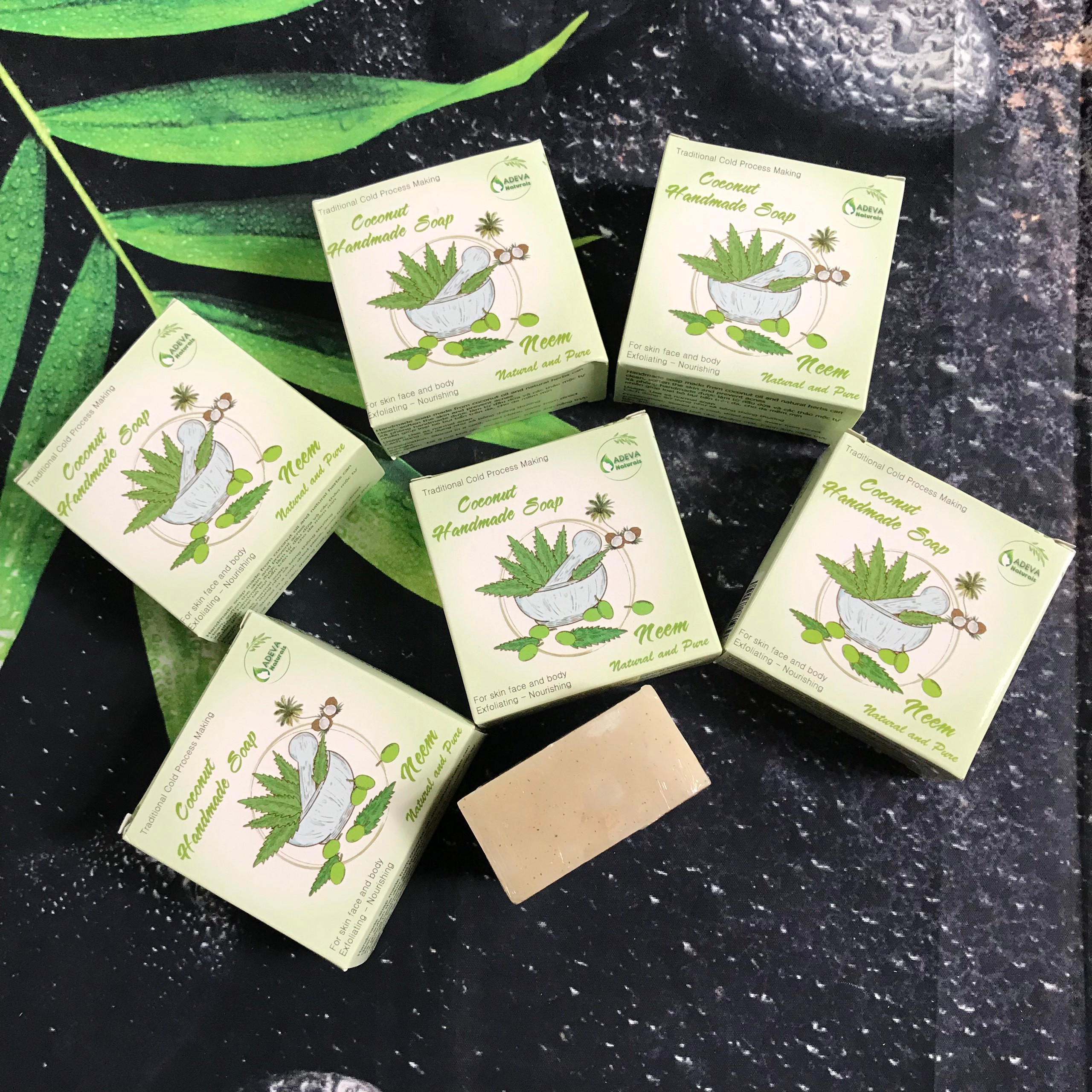 Xà phòng handmade lá Neem  - Set 3 soap Adeva Naturals (100 gr/ 1 bánh) - Xà phòng handmade với thành phần từ thiên nhiên, an toàn dịu nhẹ, cho làn da mềm mại - Không gây khô rít da