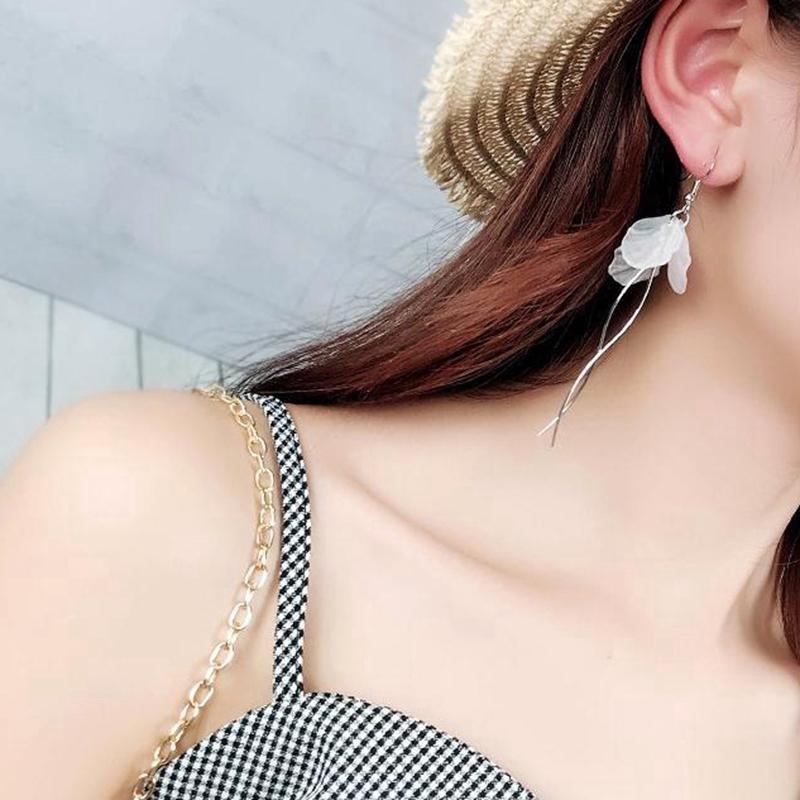 1 Đôi Bông Tai Dài Hình Cánh Hoa Bằng Kim Loại Thời Trang Cho Nữ