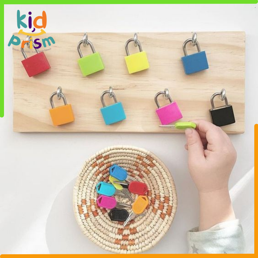 Giáo cụ Montessori - Bộ ổ khóa & chìa khóa 4 màu chất liệu nhựa an toàn giúp bé phát triển kỹ năng thực hành cuộc sống