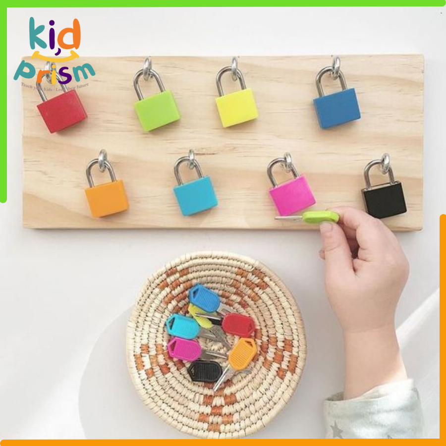 Giáo cụ Montessori - Bộ ổ khóa &amp; chìa khóa 4 màu chất liệu nhựa an toàn giúp bé phát triển kỹ năng thực hành cuộc sống