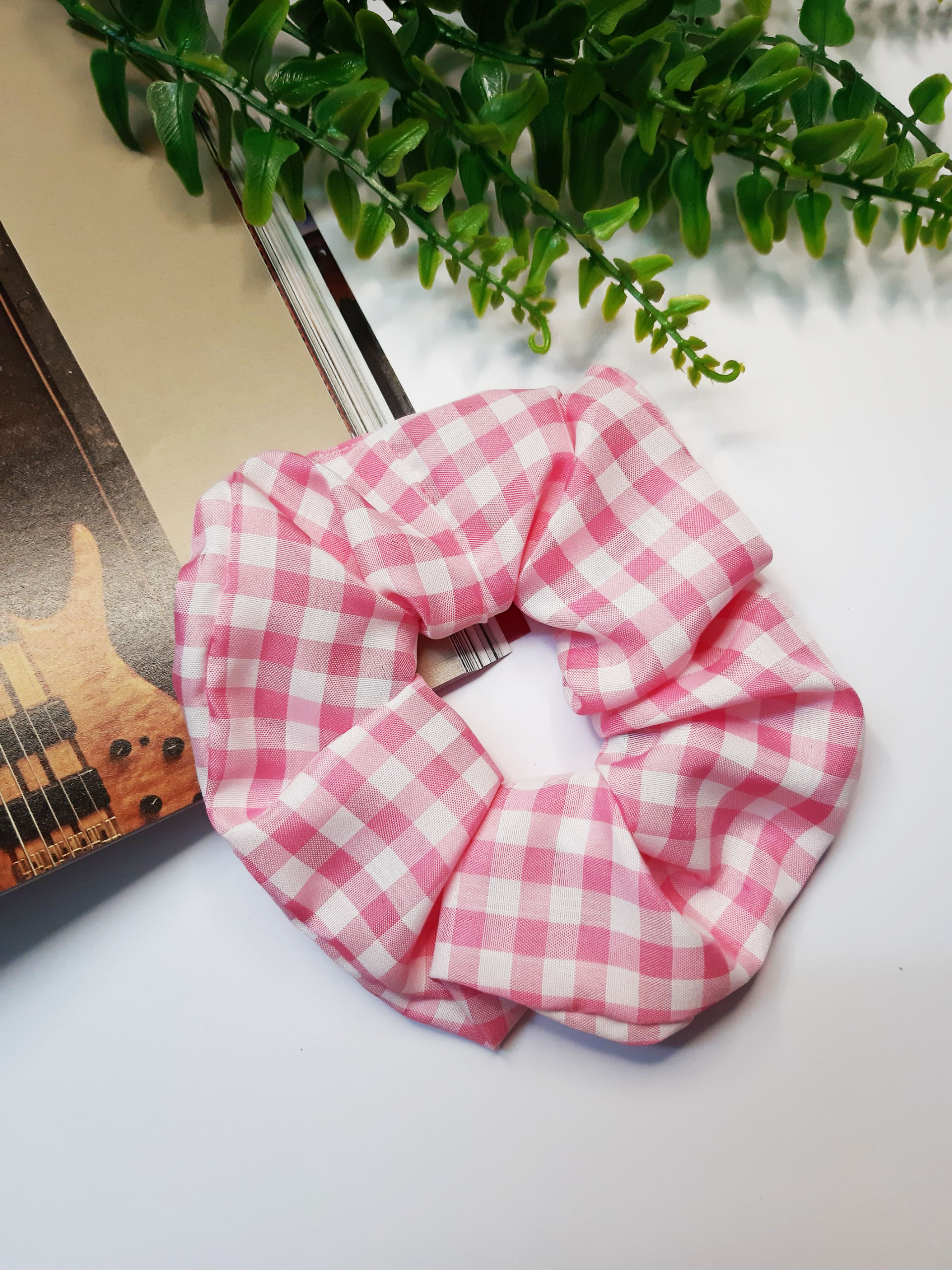 Cột tóc scrunchies sọc caro kate lụa