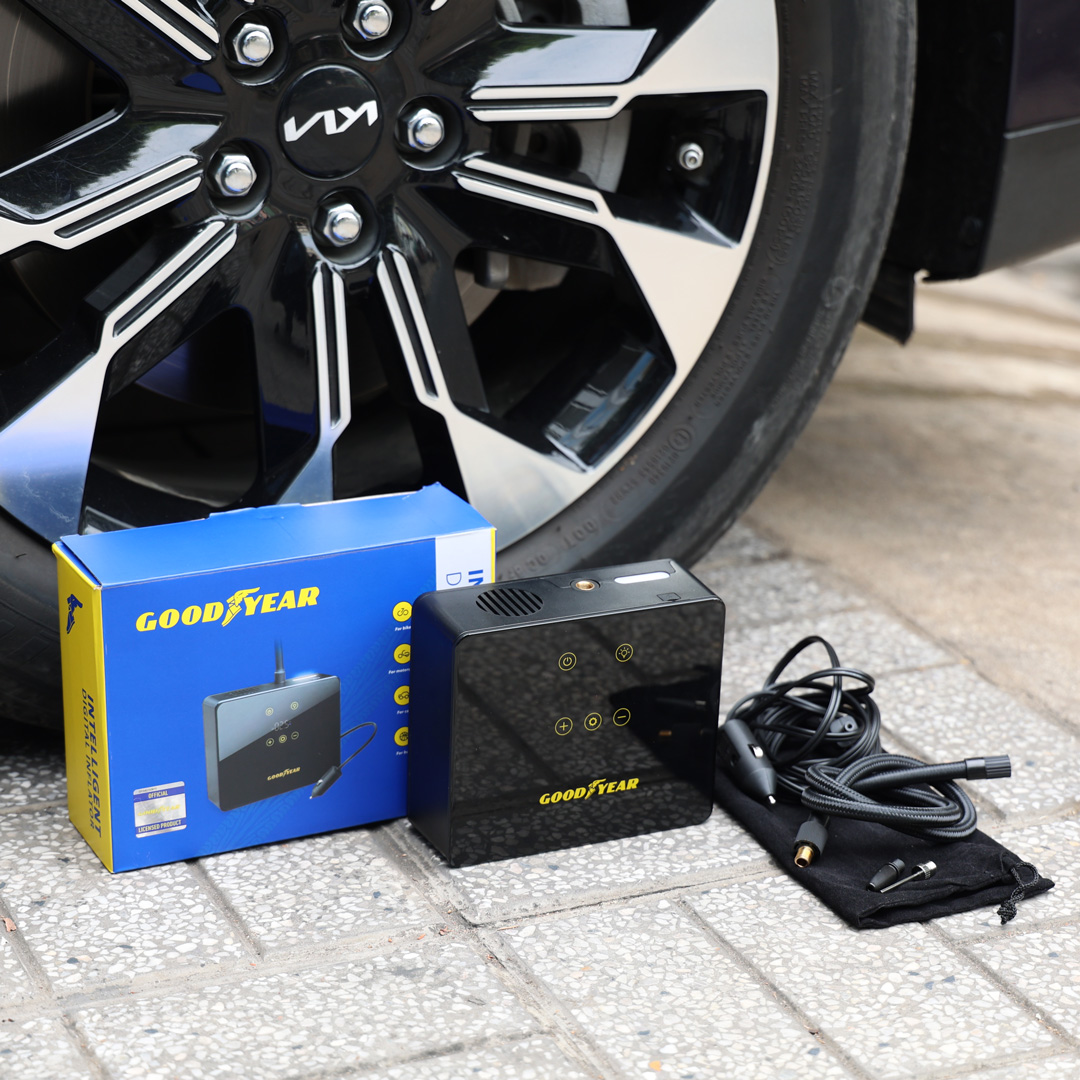Máy Bơm Lốp Ô Tô Điện Tử Cảm Ứng Thông Minh Đa Năng GOODYEAR GY-5218 - Nhập Khẩu Chính Hãng