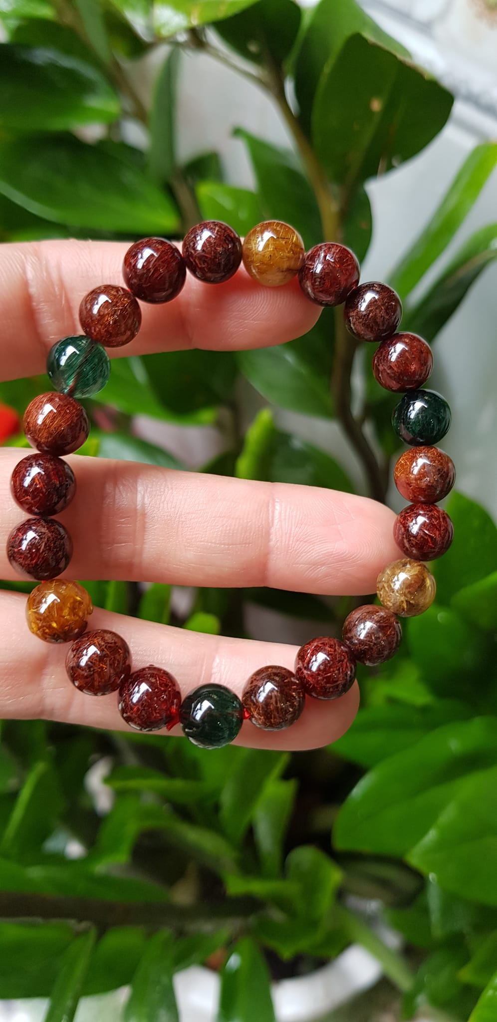 Vòng tay phong thủy đá thạch anh tóc tam tài vip 8li5 hay 8,5mm tuyệt phẩm tuyệt đẹp thiên nhiên ban tặng có tác dụng chiêu tài hút lộc vòng thạch anh tóc màu sắc sang trọng đẹp quyến rũ quyền lực ý nghĩa may mắn, tài lộc tiền tài và sức khỏe ạ