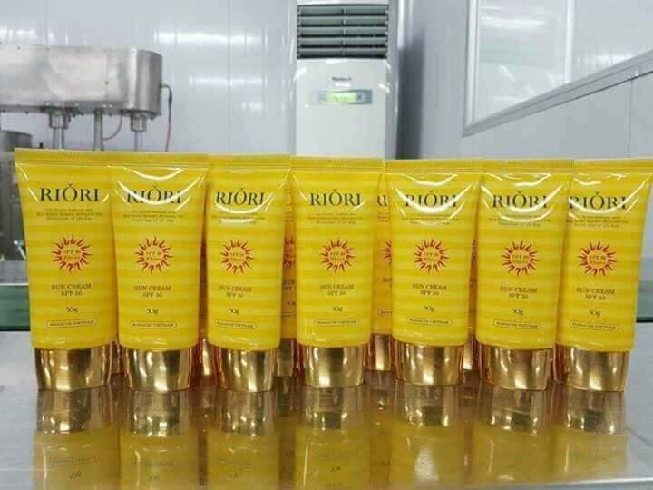 Kem Chống Nắng Nâng Tone Da Không Trôi RIORI SUN CREAM SPF50/ PA+++ 50g - Chống Nắng, Dưỡng Trắng Da, Ngăn Ngừa Lão Hóa