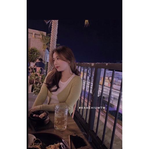 Set áo jennie cardigan xanh lá và croptop trắng