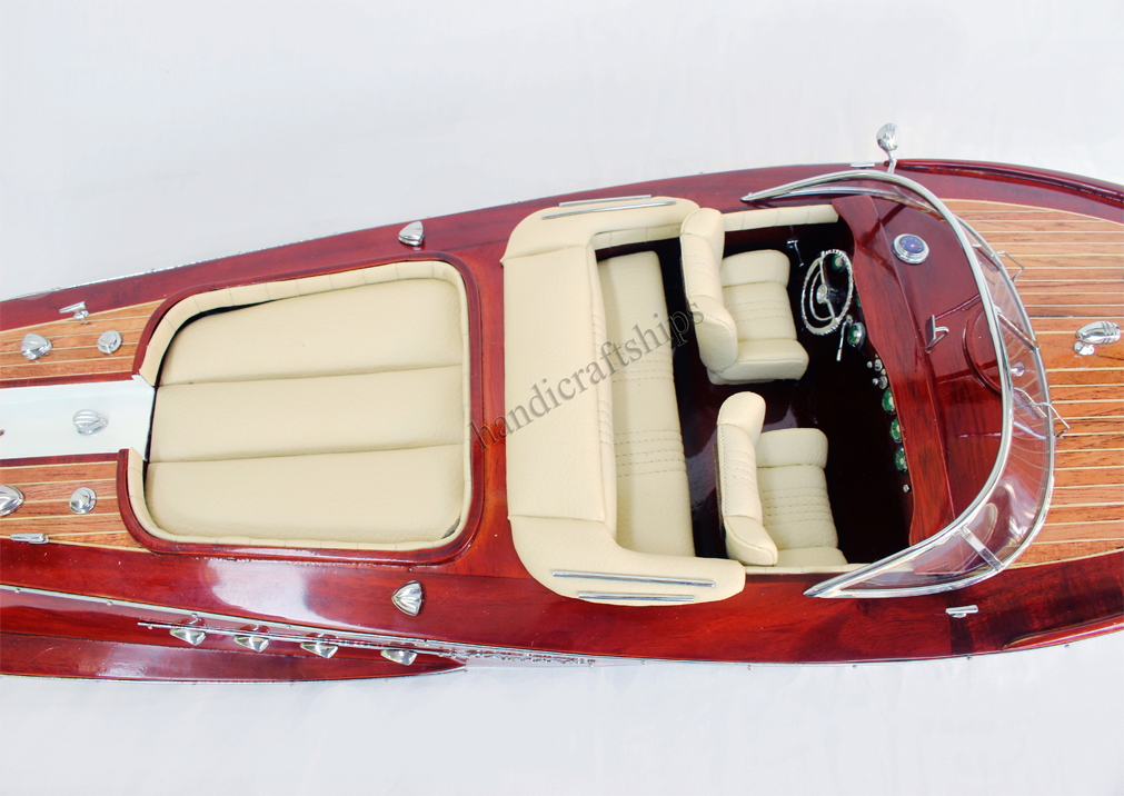 Mô hình tàu Riva Aquarama 50cm (Nệm kem)