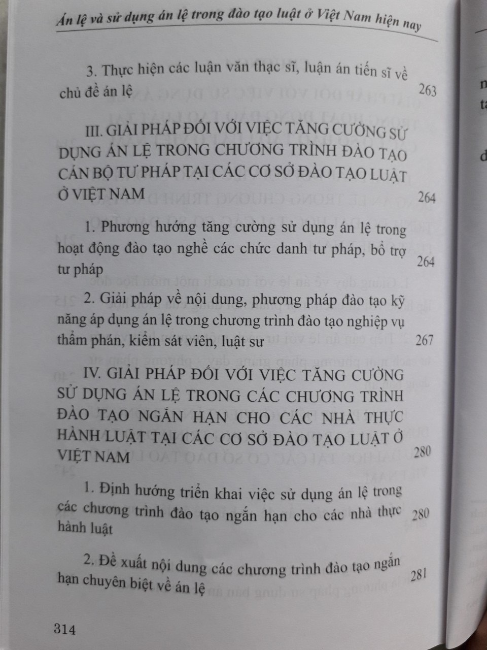 Án Lệ Và Sử Dụng Án Lệ Trong Đào Tạo Luật Ở Việt Nam Hiện Nay