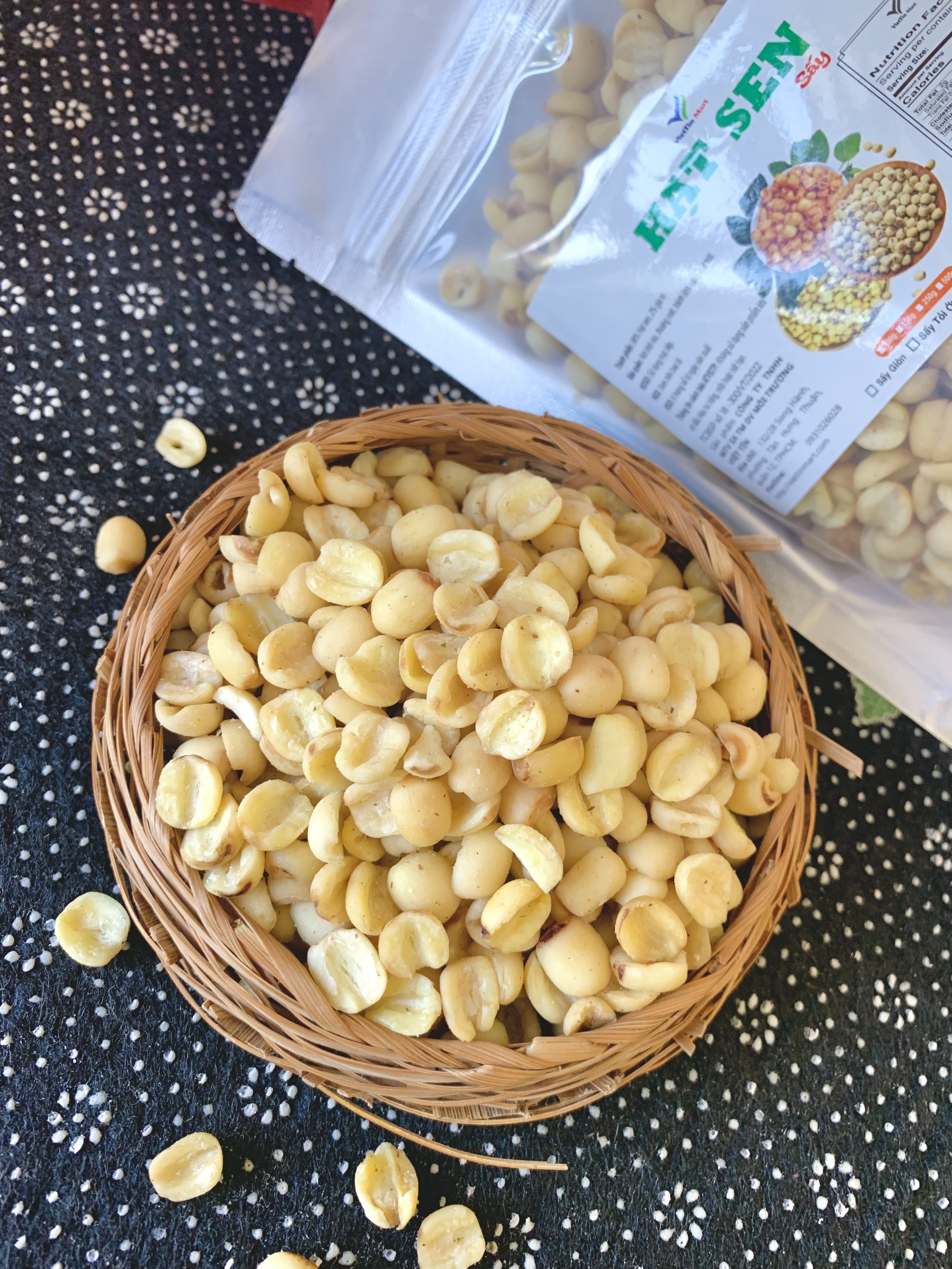 Hạt Sen Sấy Giòn Vỡ Đôi VietTin Mart 250g