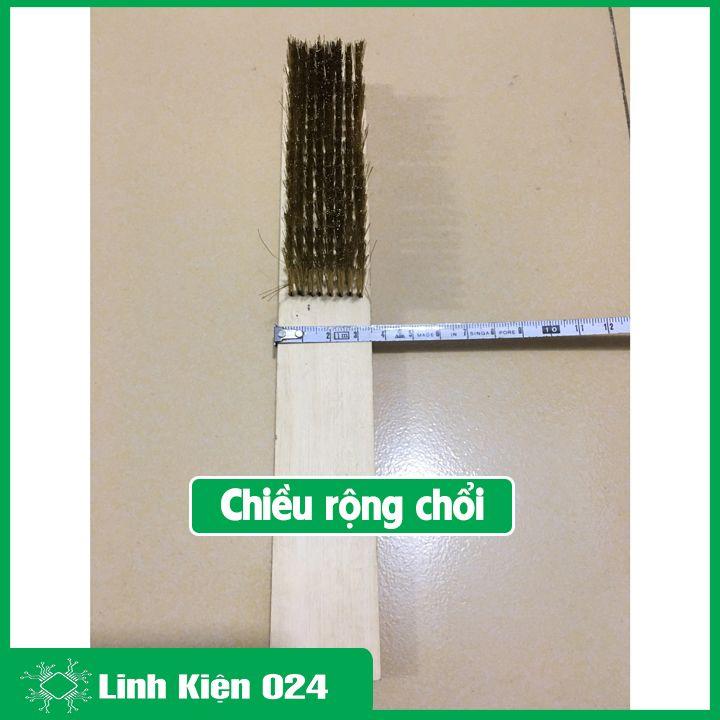 Bàn chải sắt mạ đồng cán gỗ kích thước 200mm chuyên đánh gỉ làm sạch bề mặt kim loại